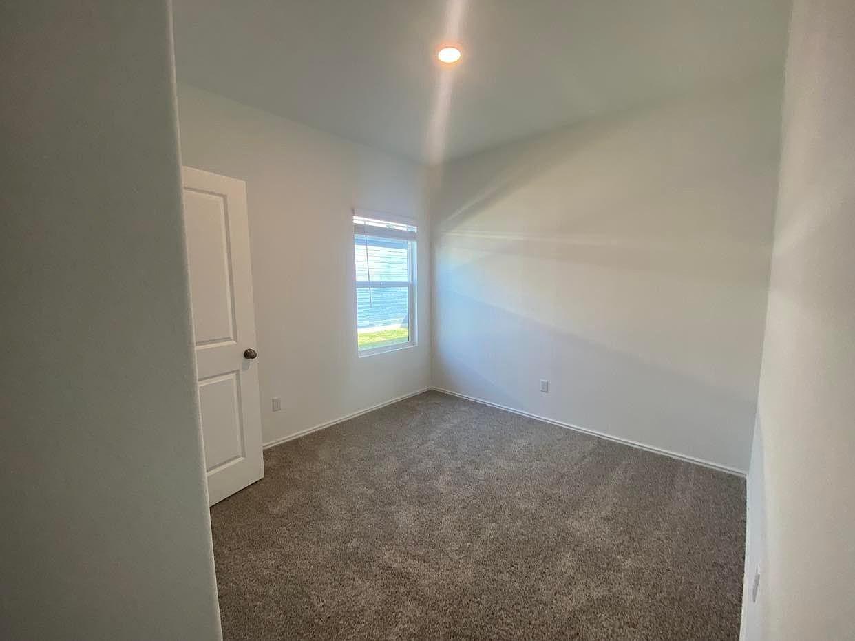 440 Gabbro Gdns Property Photo 24
