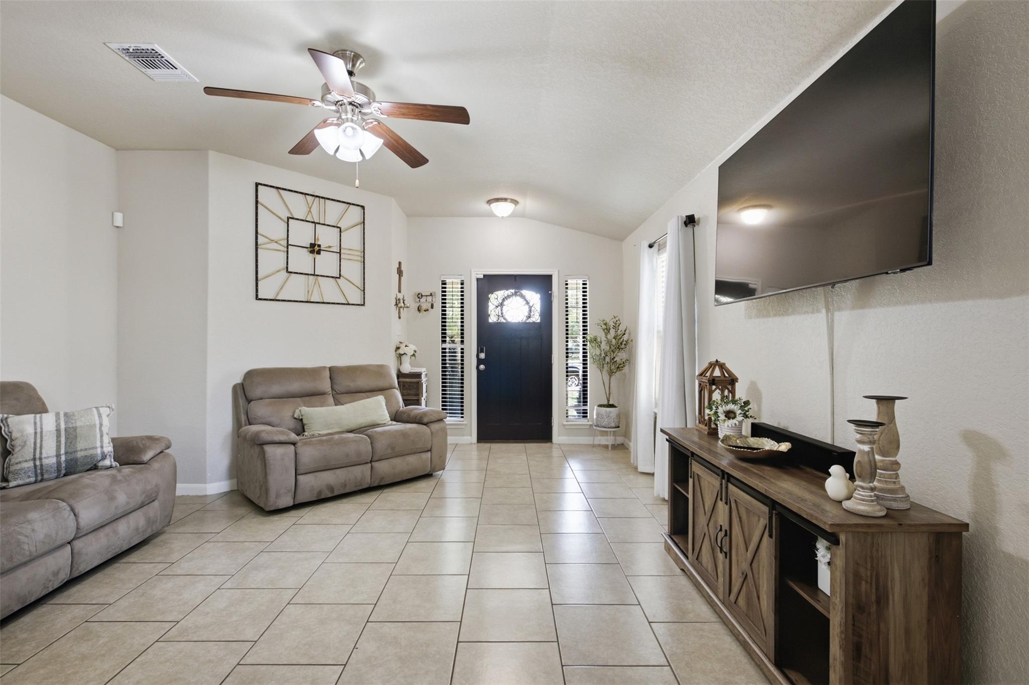 1617 Sunflower St Property Photo 8