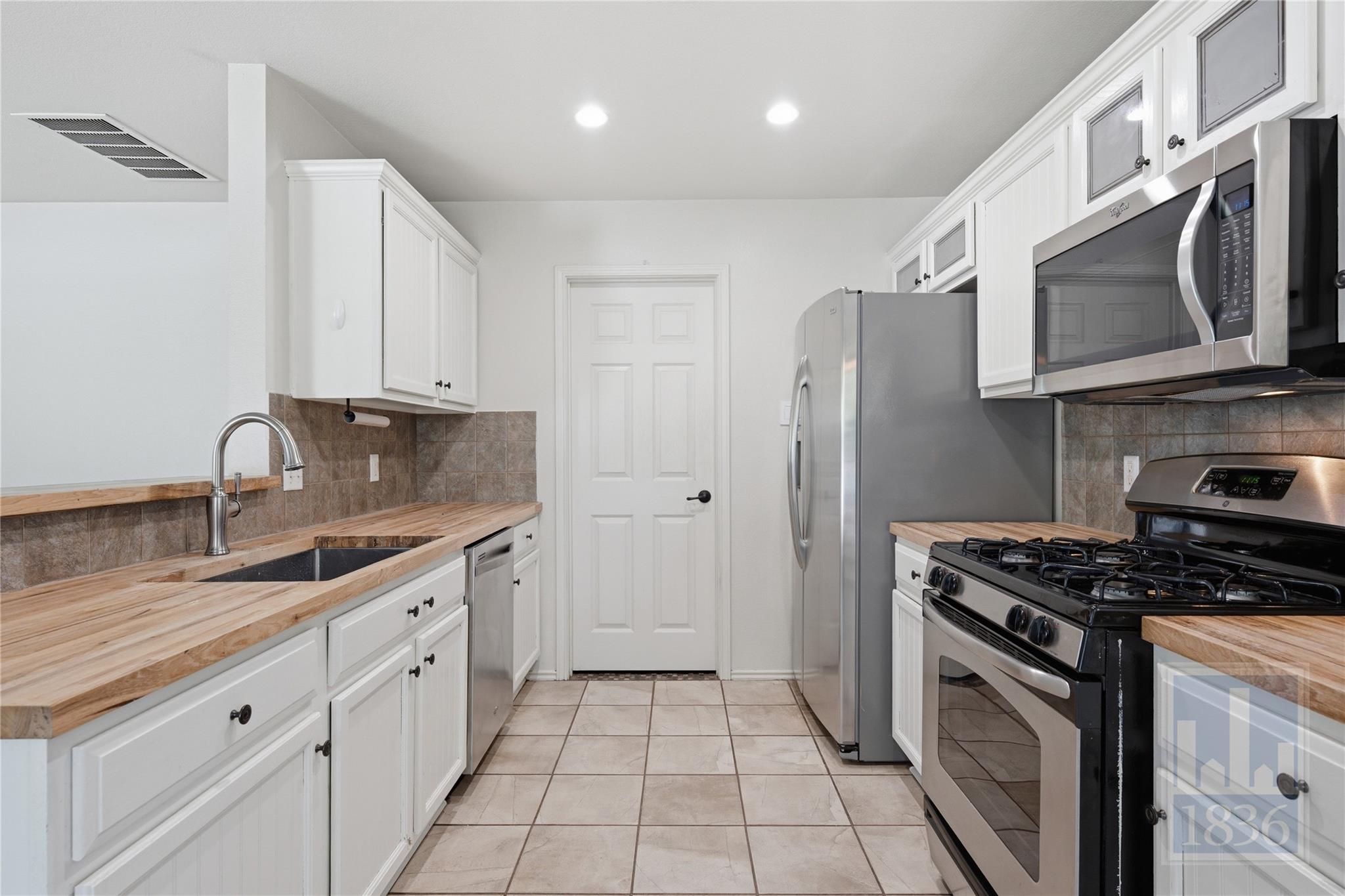 1506 Fort Lloyd Pl Property Photo 27