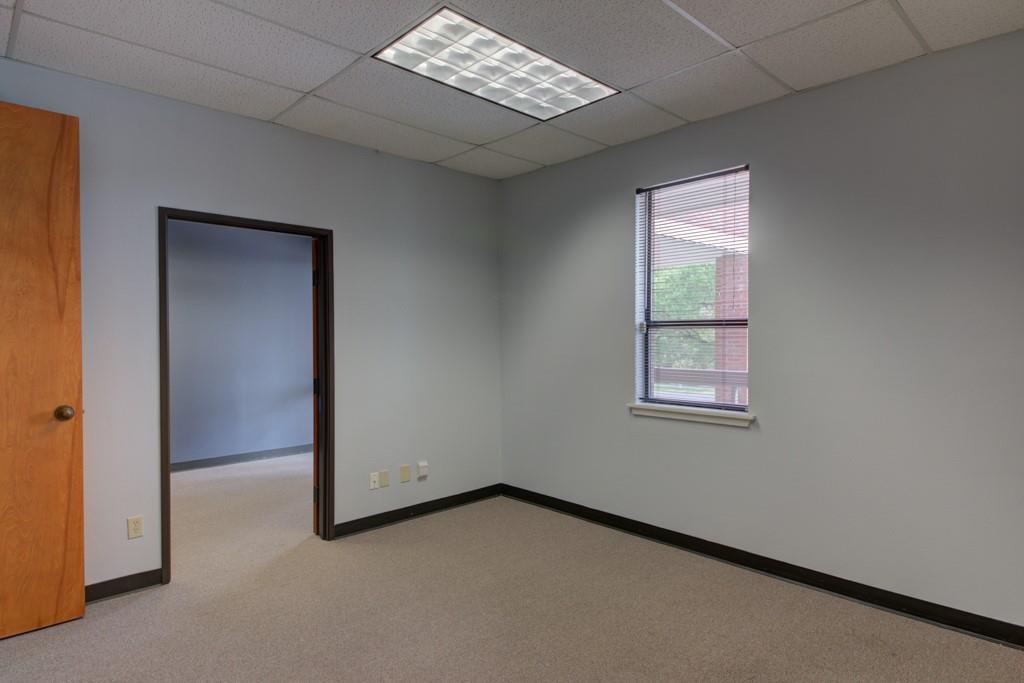11824 Jollyville Rd #103 Property Photo 4