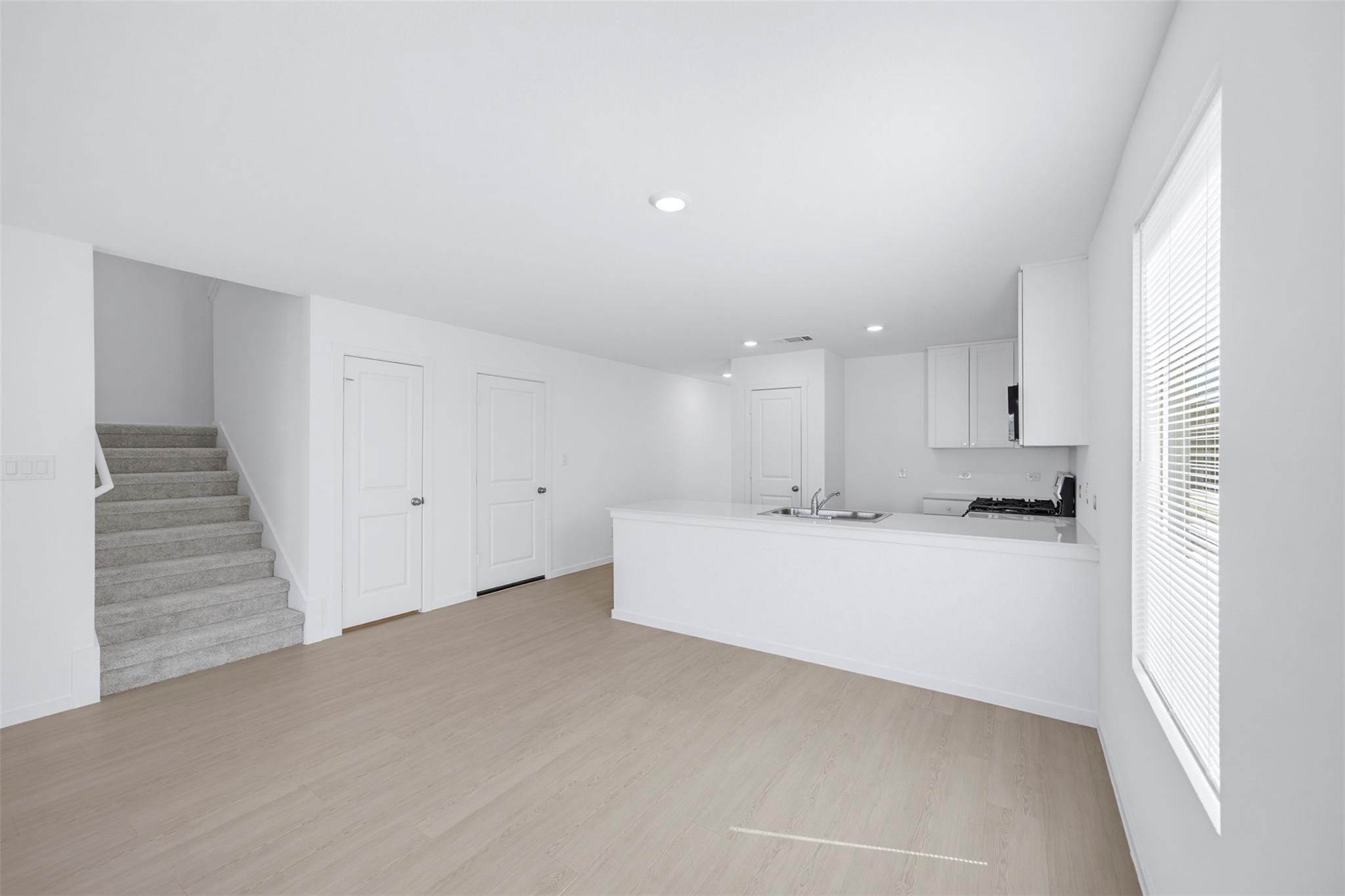 408 Paris St Property Photo 12