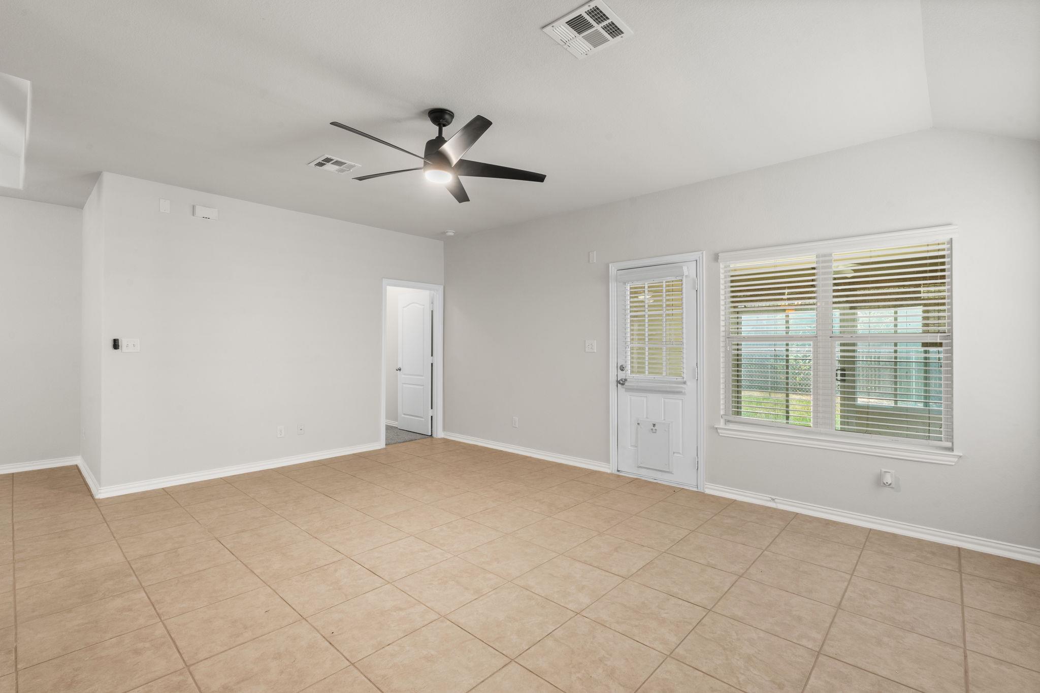 322 Strawberry Blonde Dr Property Photo 17