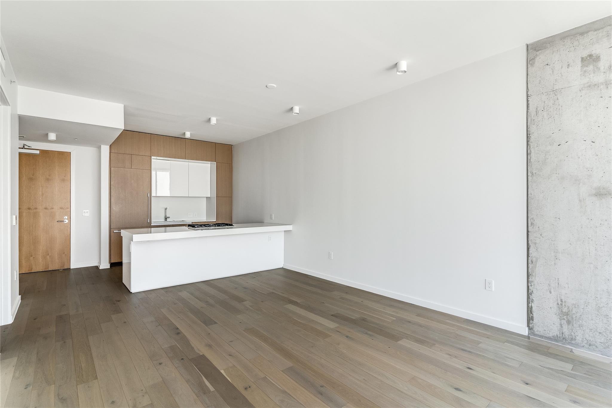 313 W 17th St #1202 Property Photo 2