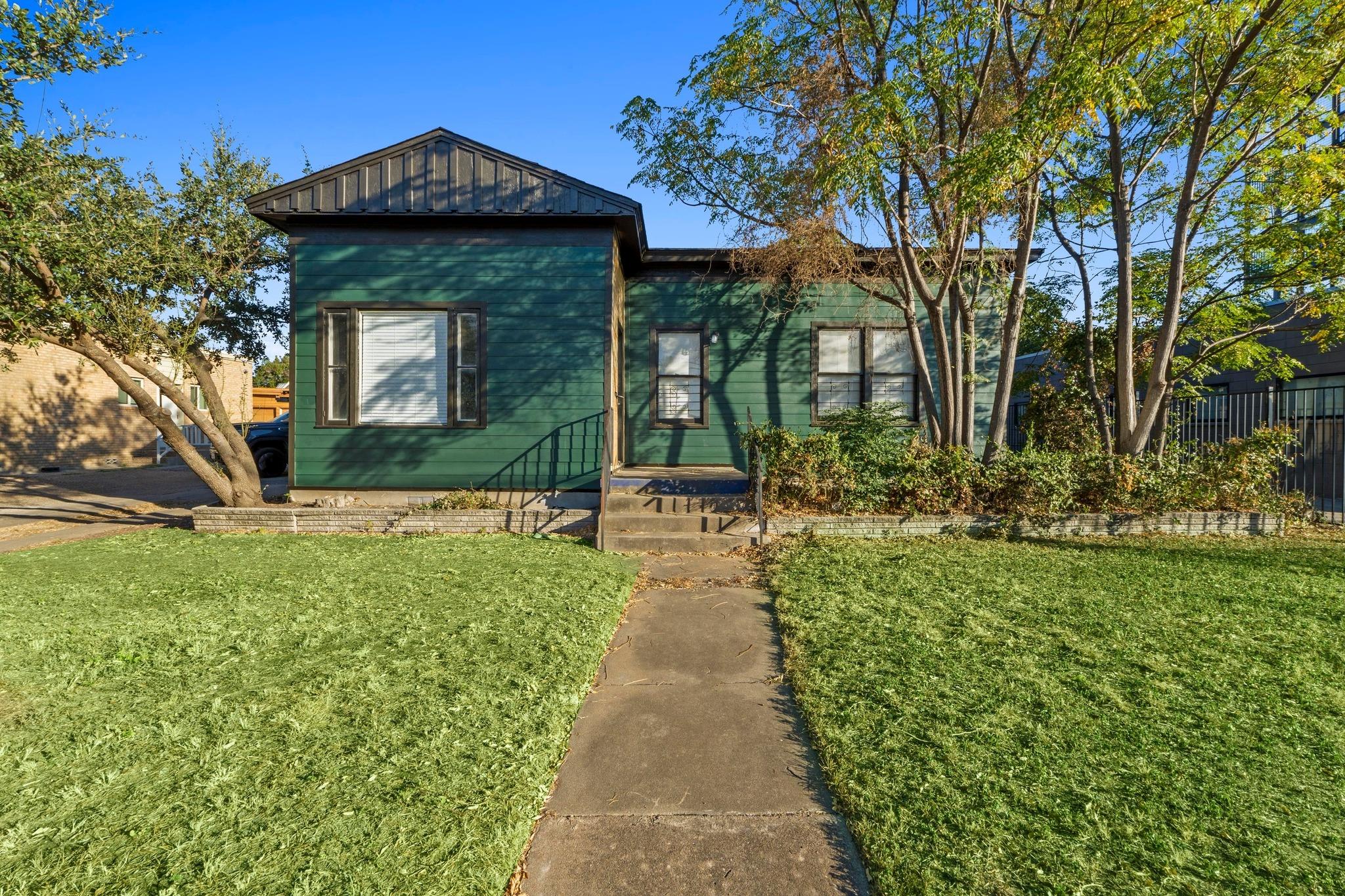 1308 E 12th St #b Property Photo 1