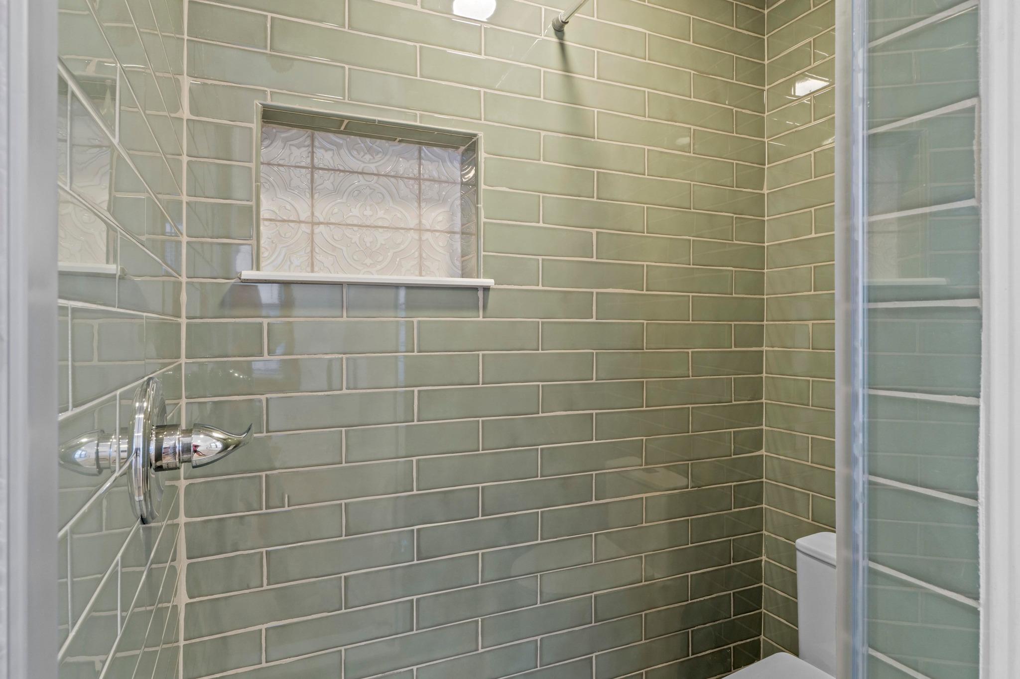 1308 E 12th St #b Property Photo 7