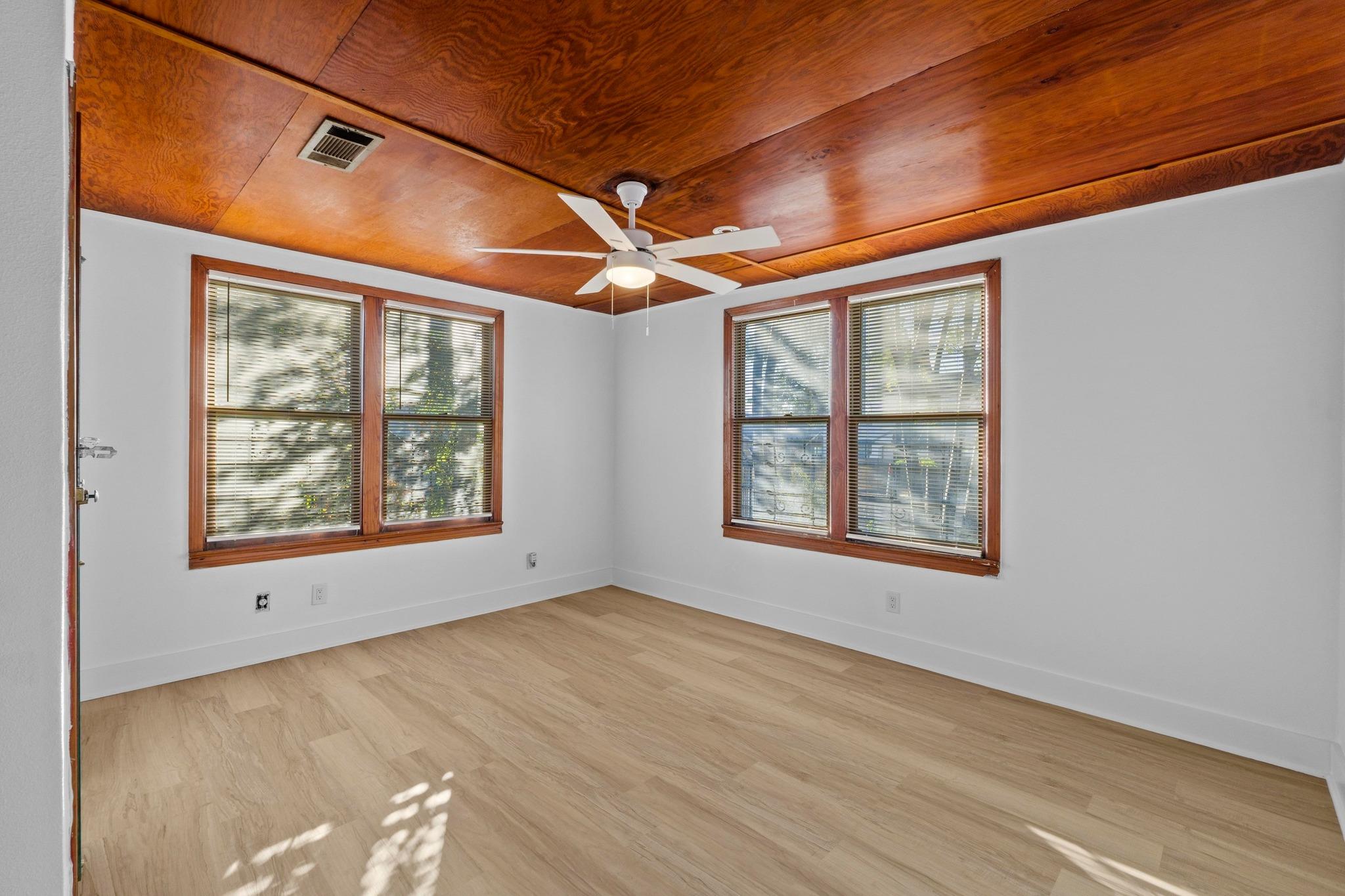 1308 E 12th St #b Property Photo 8