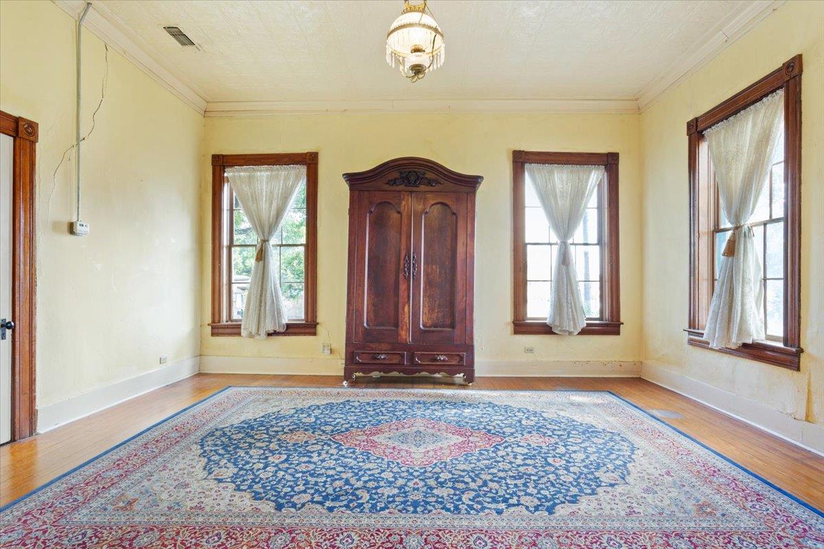400 S Main St Property Photo 17