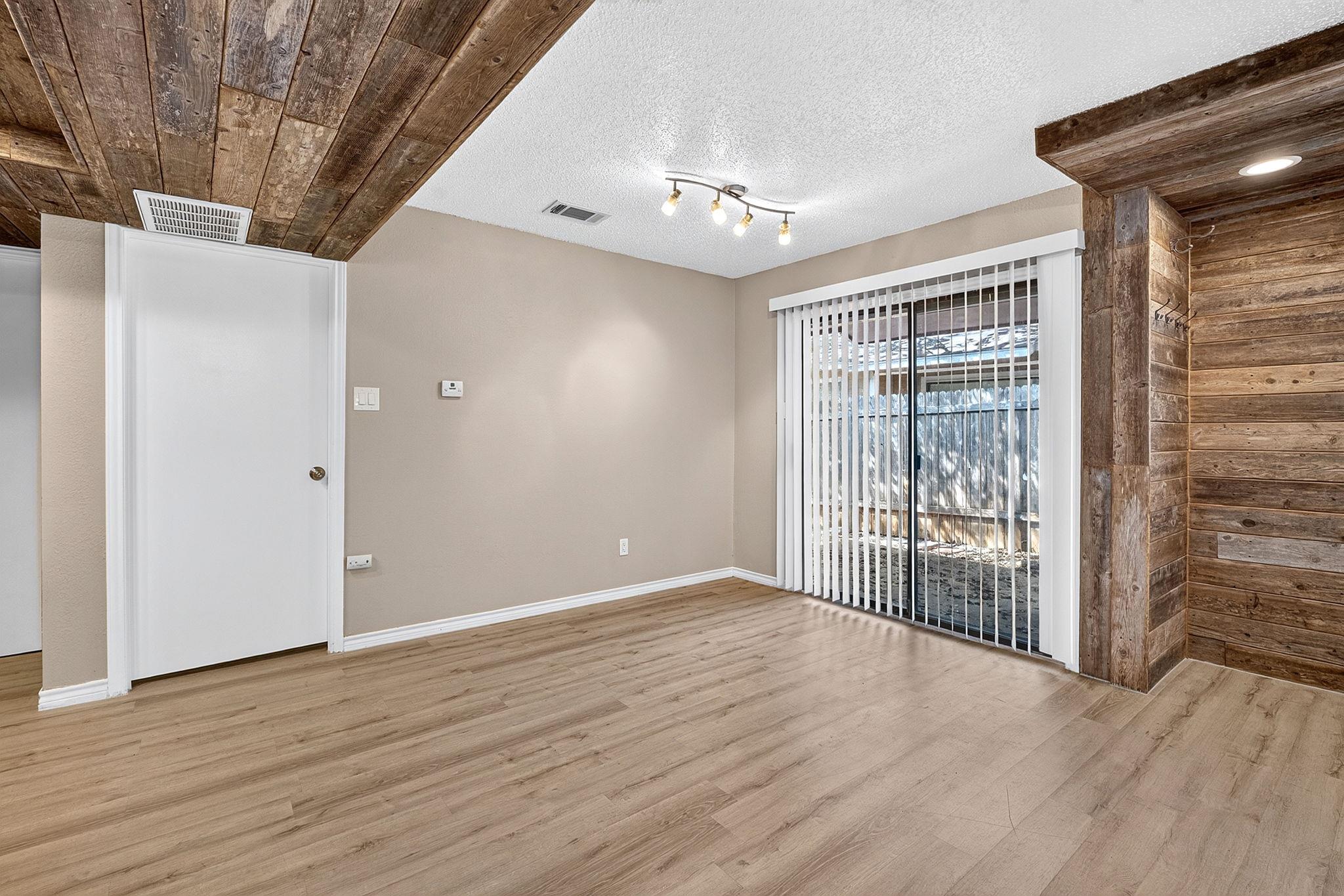 8390269 Property Photo 6