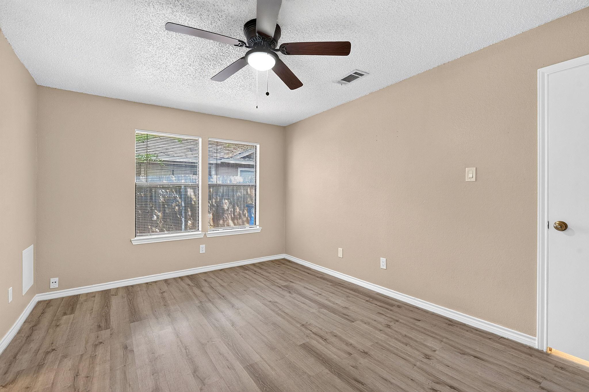 8390269 Property Photo 10
