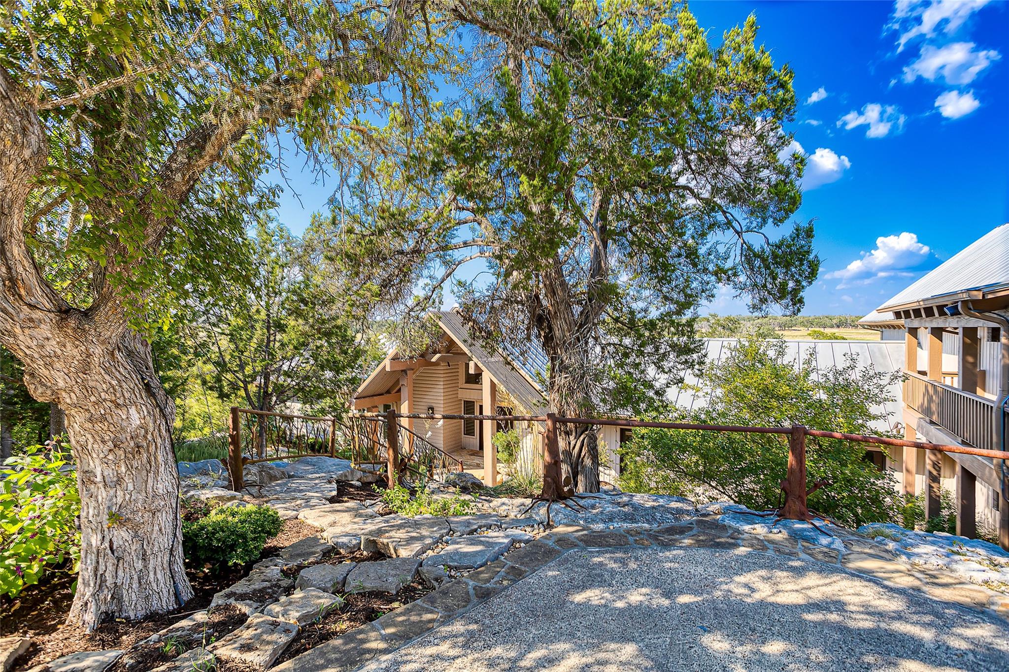 556 Cliff View Loop Property Photo 3