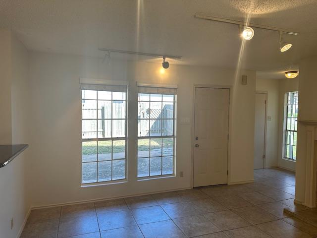 331 Fantail Loop #b Property Photo 5
