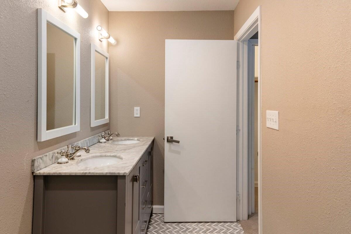 1711 Deerfield Dr Property Photo 35
