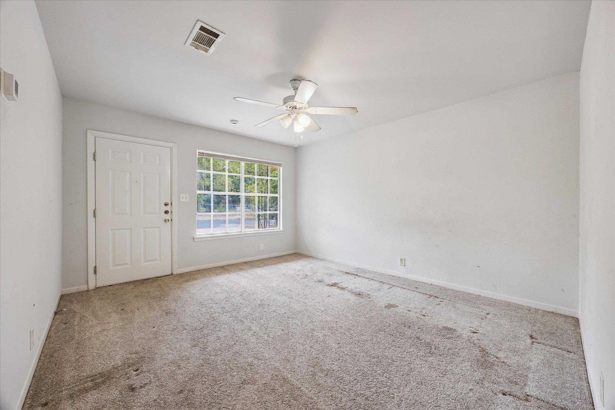 402 Bramble Dr Property Photo 5