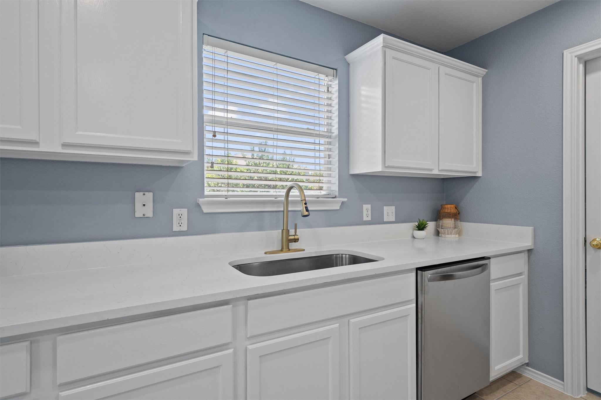 12629 James Polk St Property Photo 8