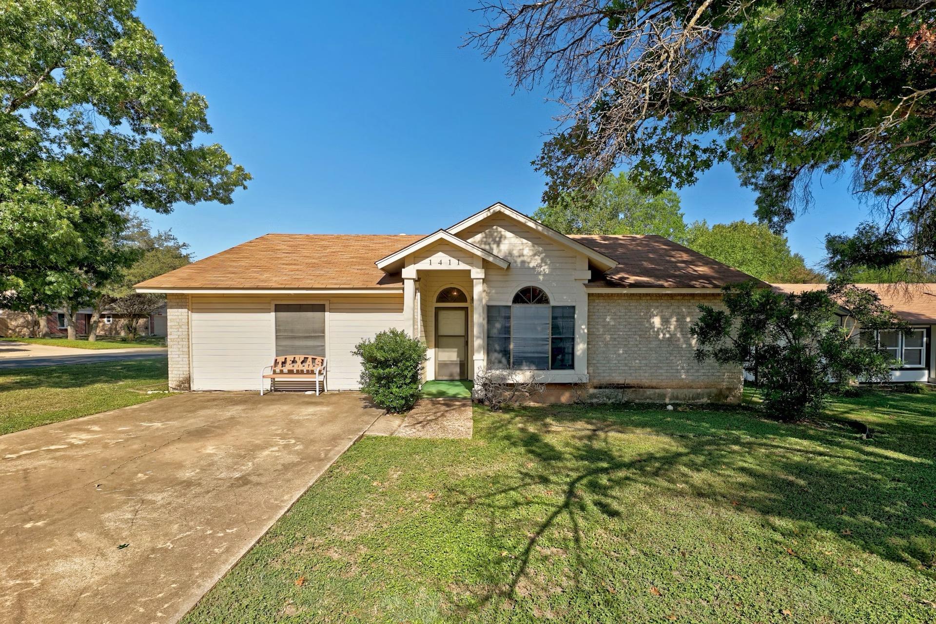 1411 Mimosa Pass Property Photo 1