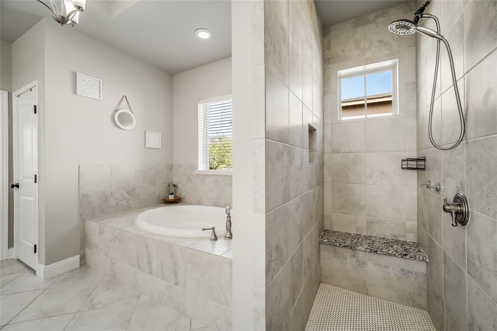 2500 Newton Dr Property Photo 23