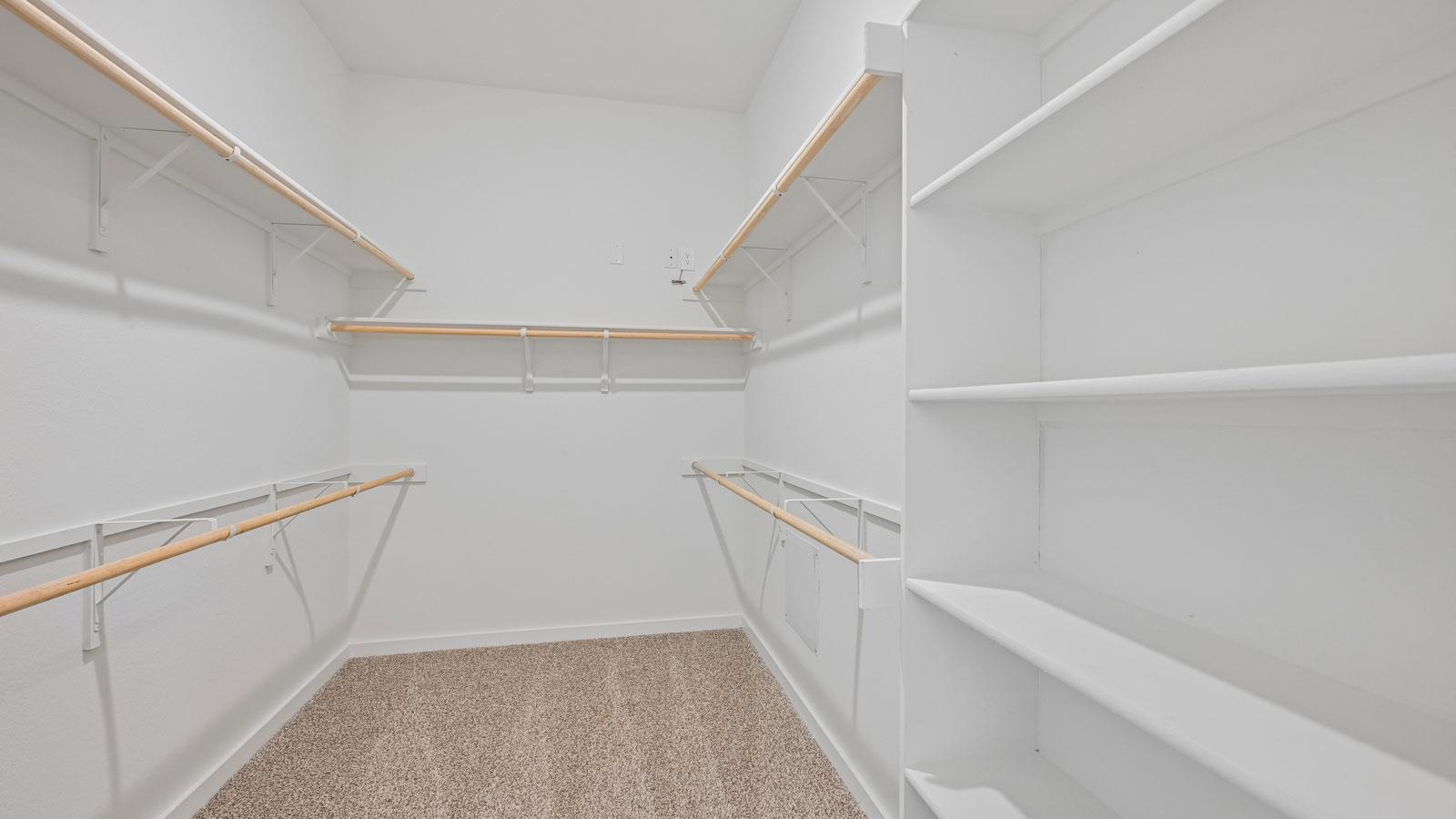 2453 Tumbleweed Bnd Property Photo 19
