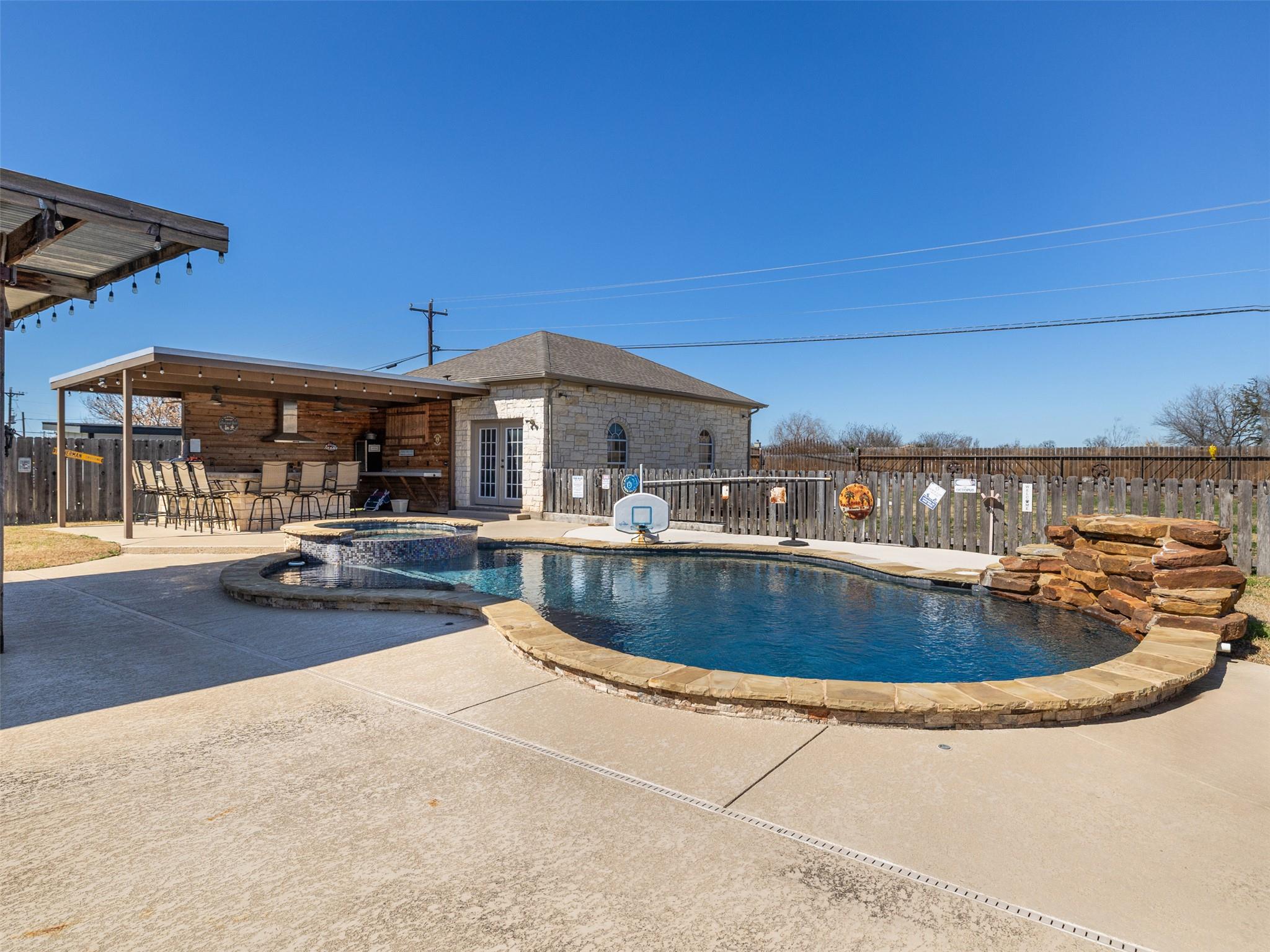 208 S Buffalo Pass Property Photo 24
