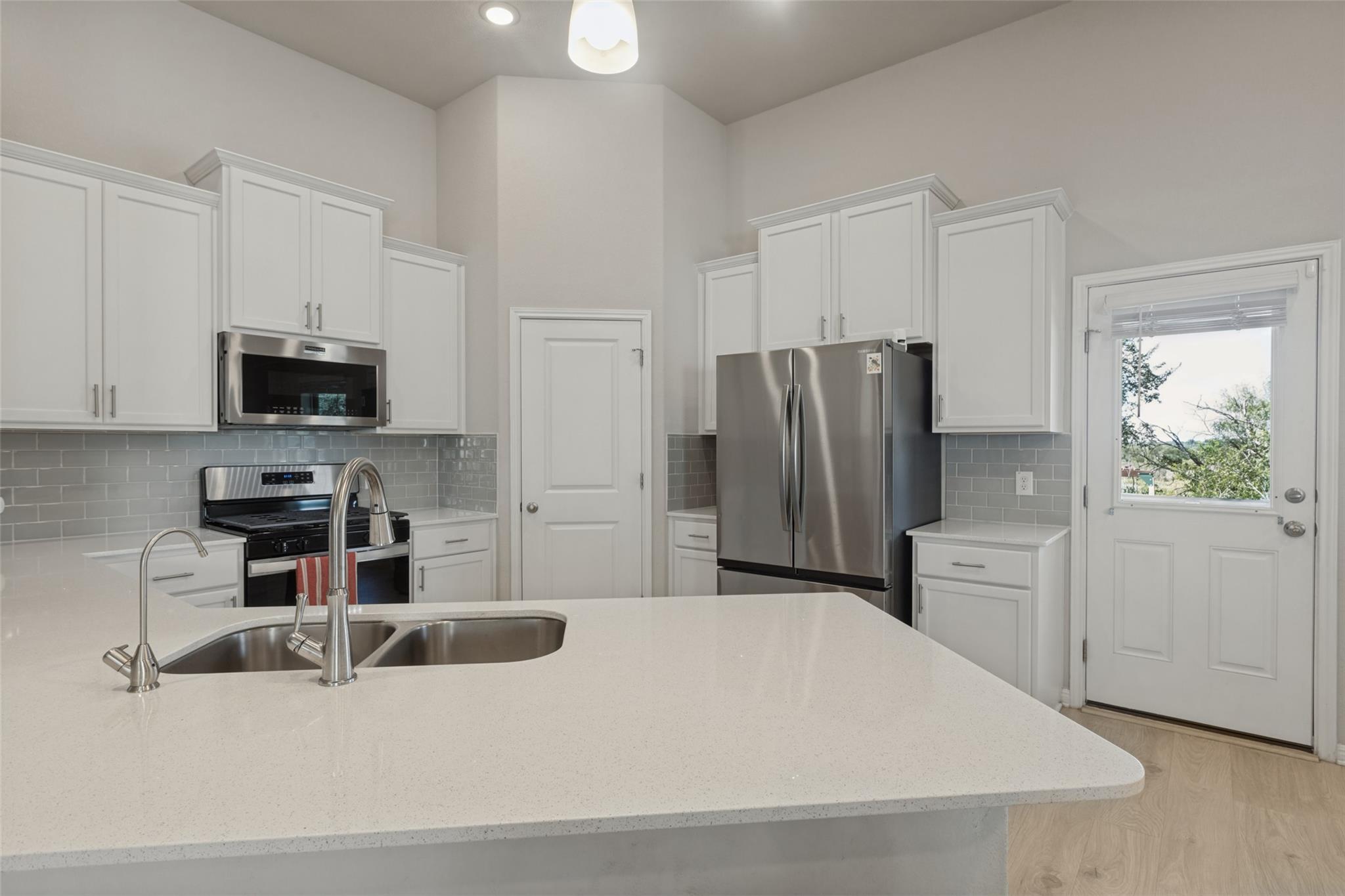 422 Backstays Loop Property Photo 8
