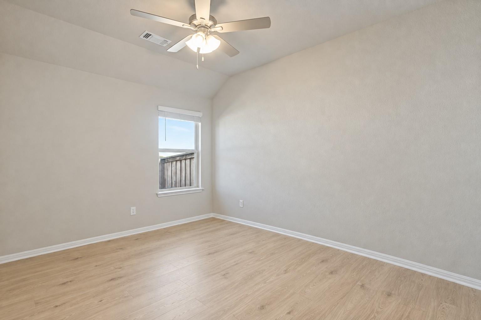 422 Backstays Loop Property Photo 18