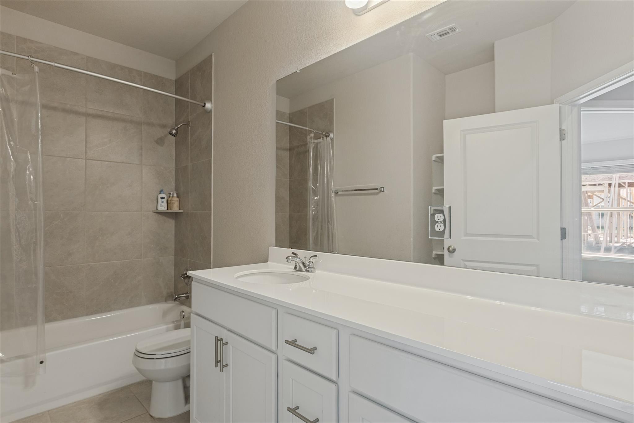 422 Backstays Loop Property Photo 24