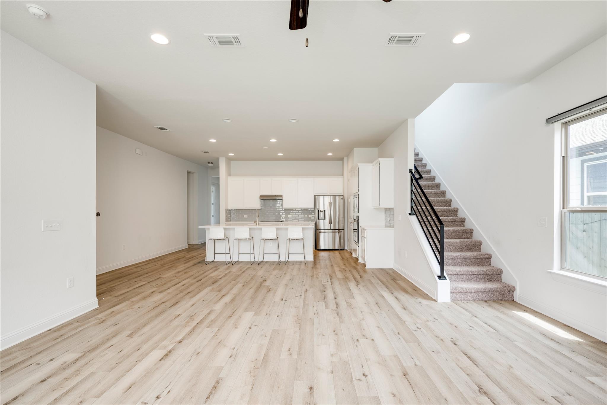 9813 Evening Canopy Dr Property Photo 8