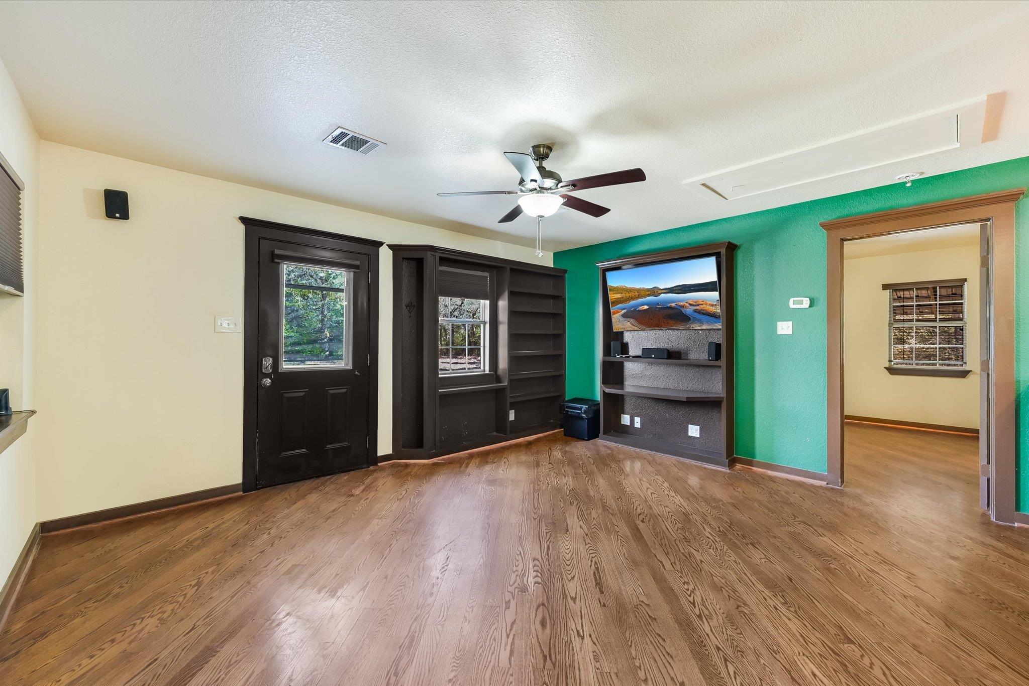 203 Pathfinders Way Property Photo 5