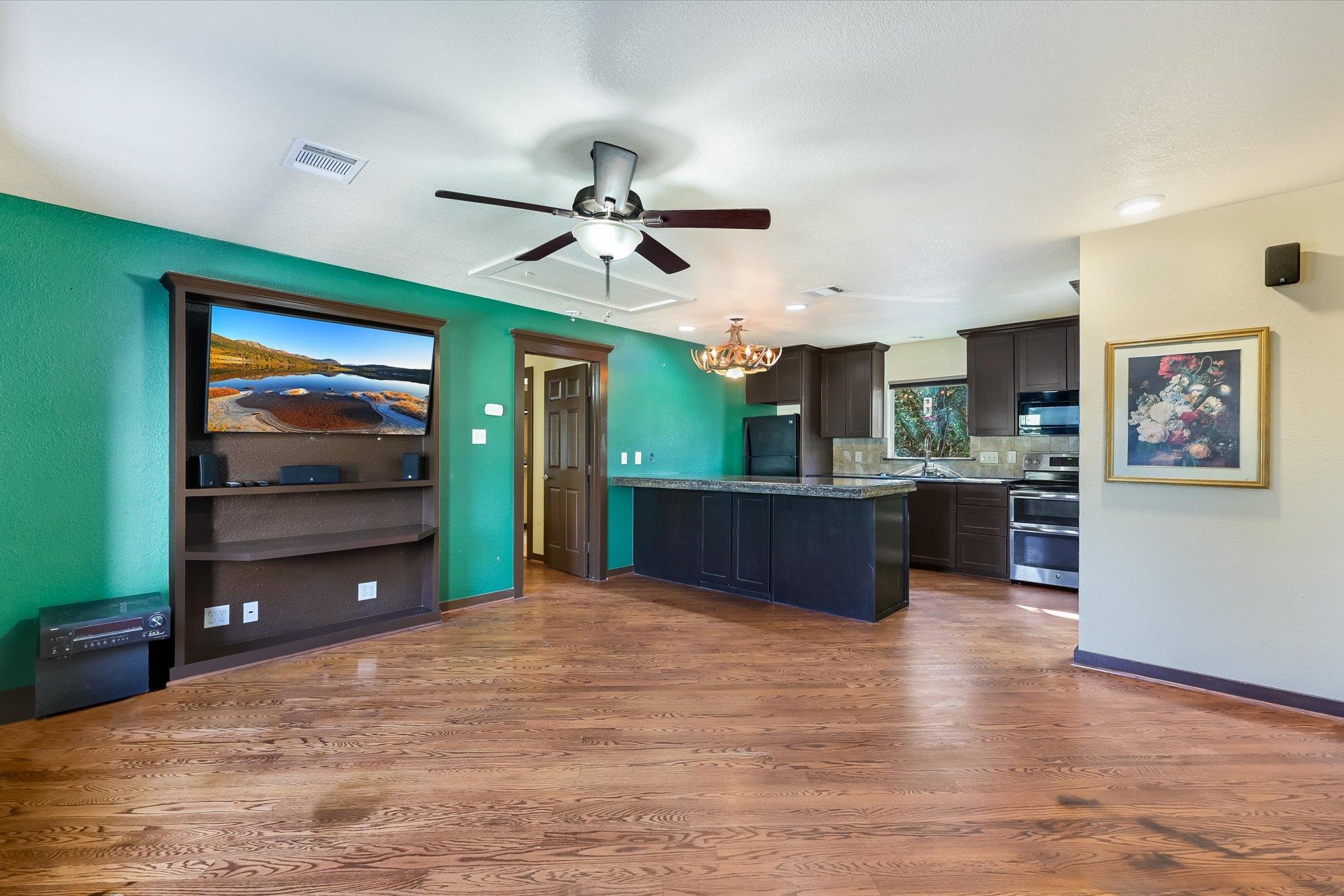 203 Pathfinders Way Property Photo 6