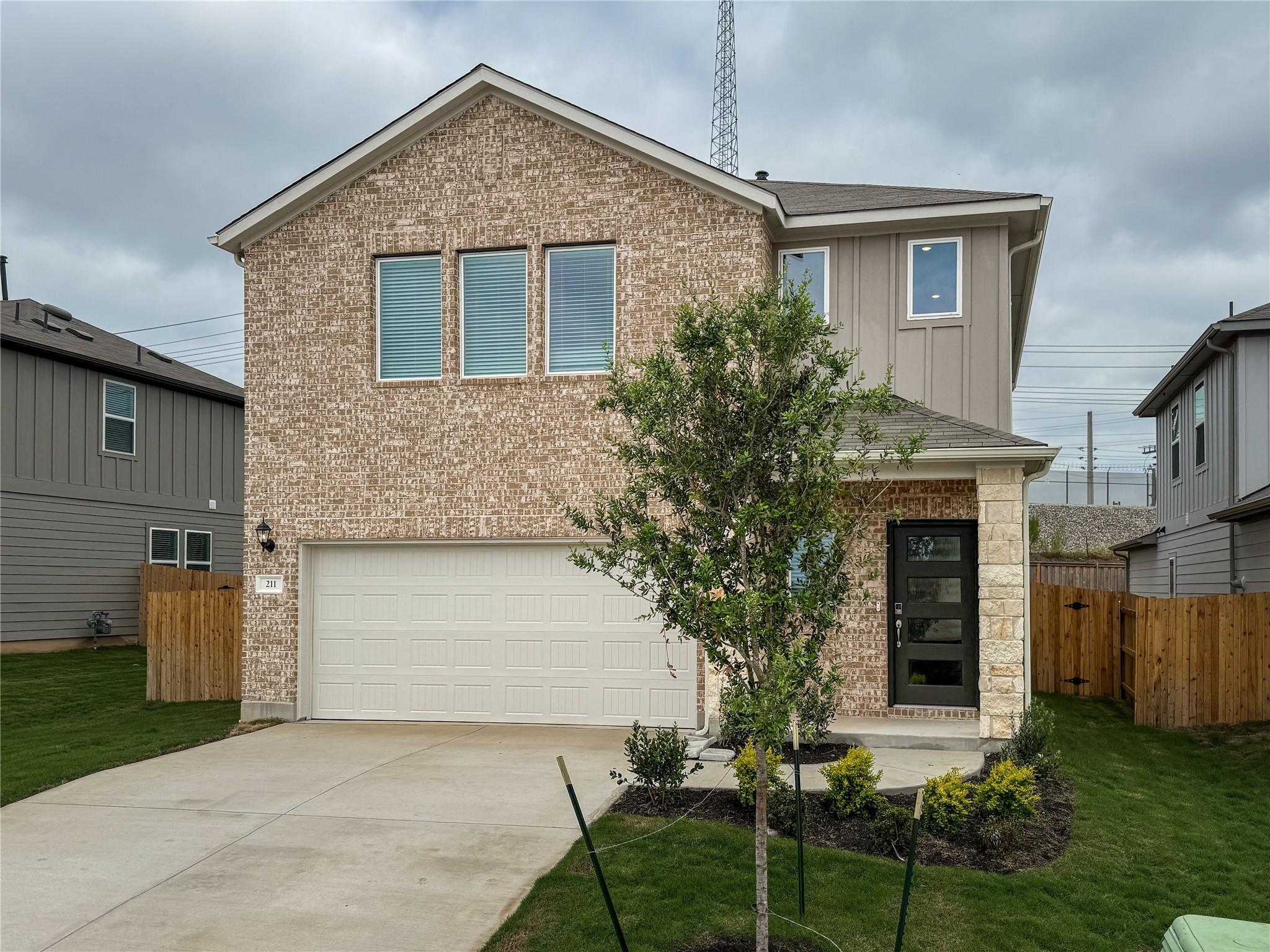 211 Mad Pupper Dr Property Photo 1