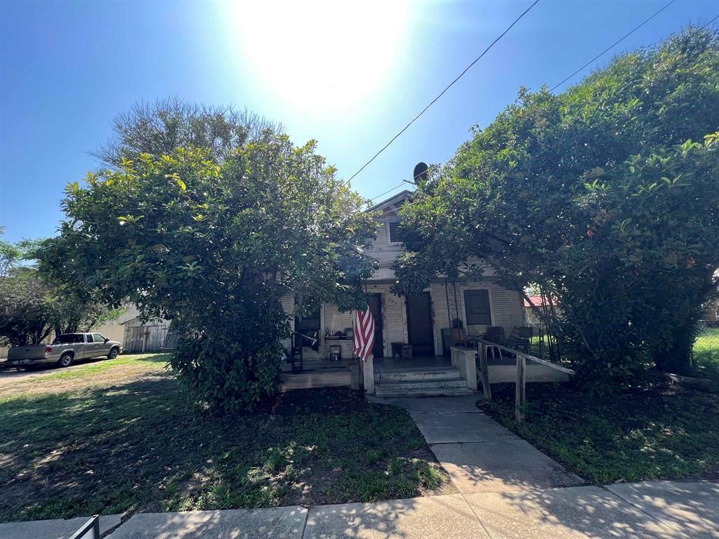 606 S Chestnut St Property Photo 1