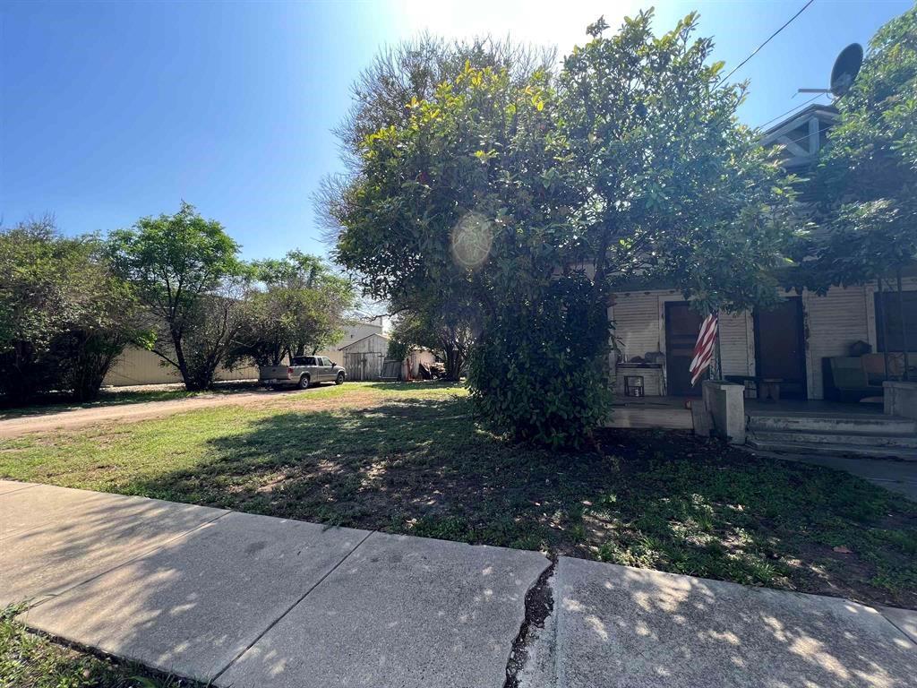 606 S Chestnut St Property Photo 4