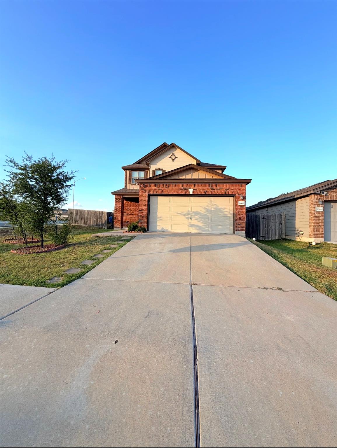 18900 Lady Bird Johnson St Property Photo 1