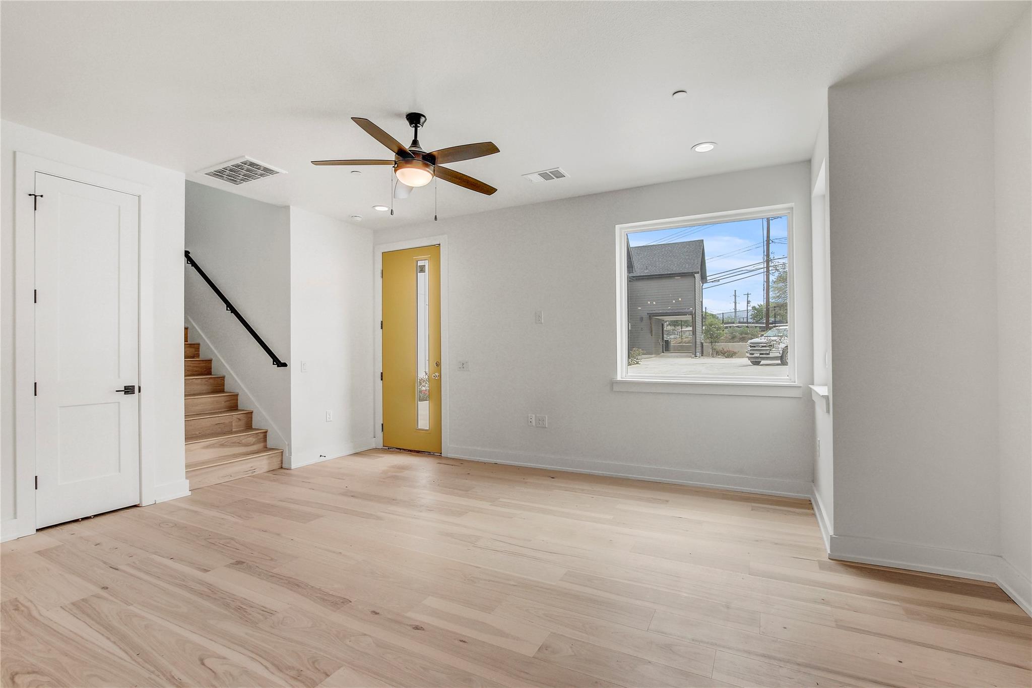 4127 E 12th St #2 Property Photo 10
