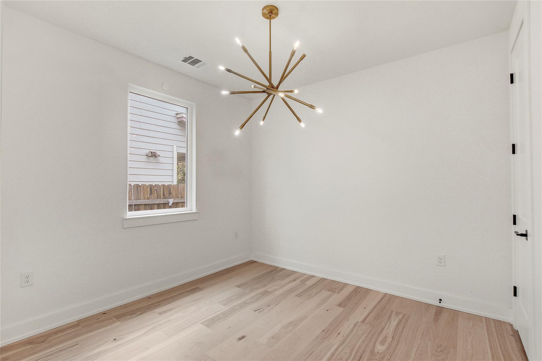 4127 E 12th St #2 Property Photo 12