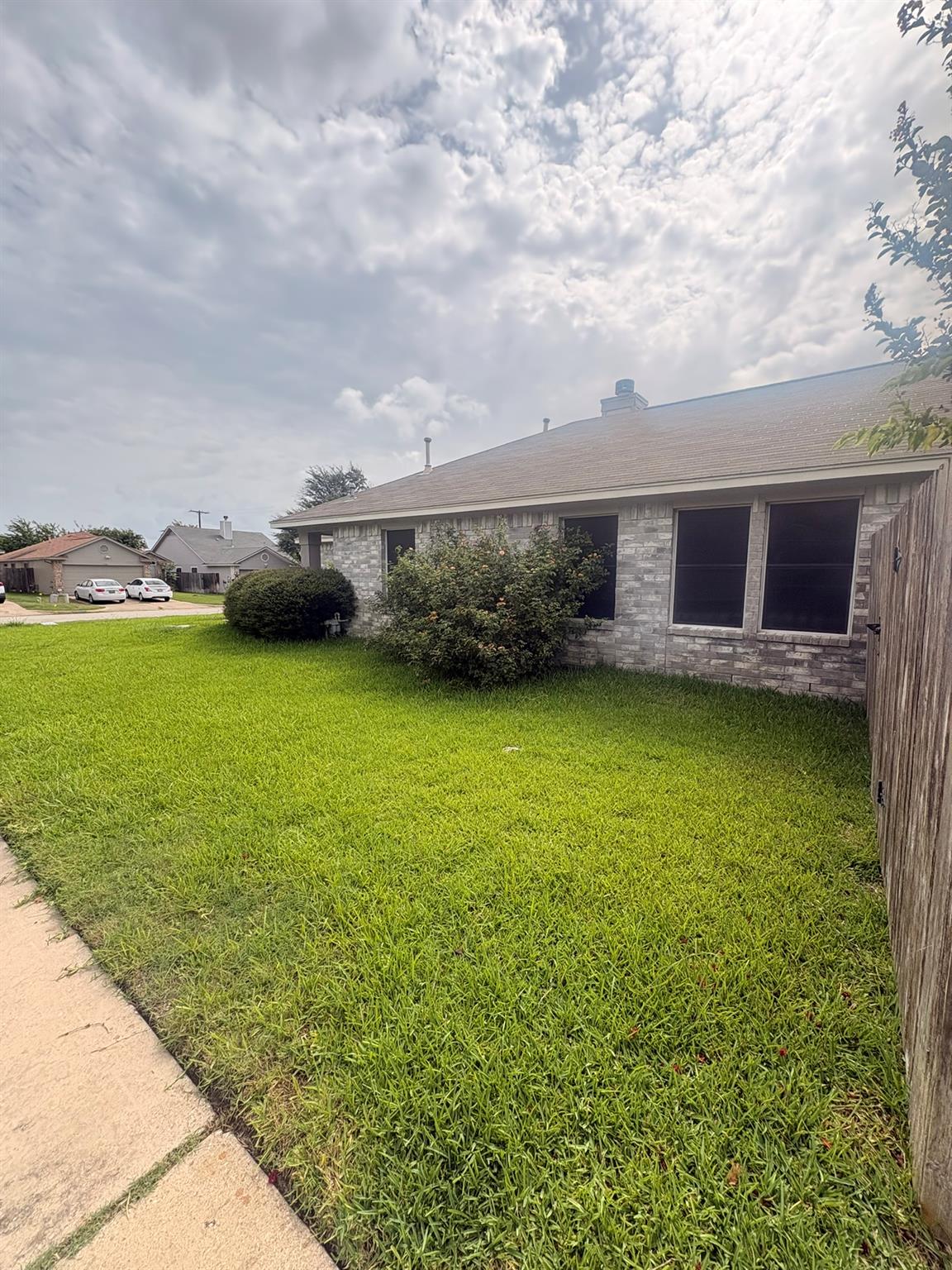 1725 Shire St Property Photo 2