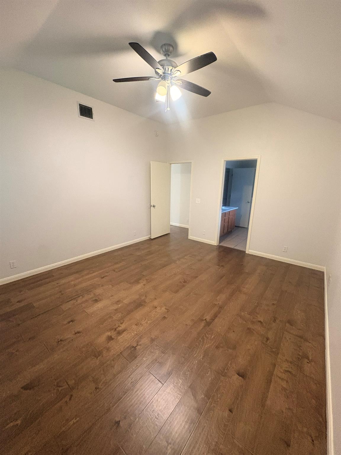1725 Shire St Property Photo 8