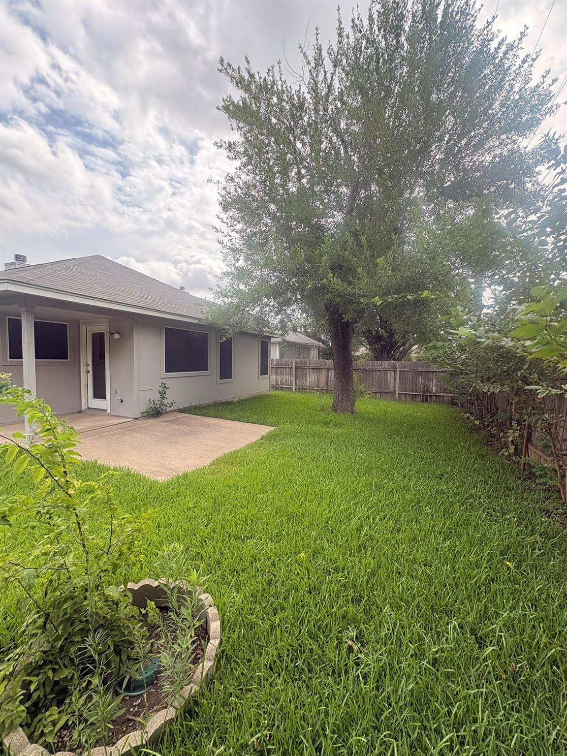 1725 Shire St Property Photo 17