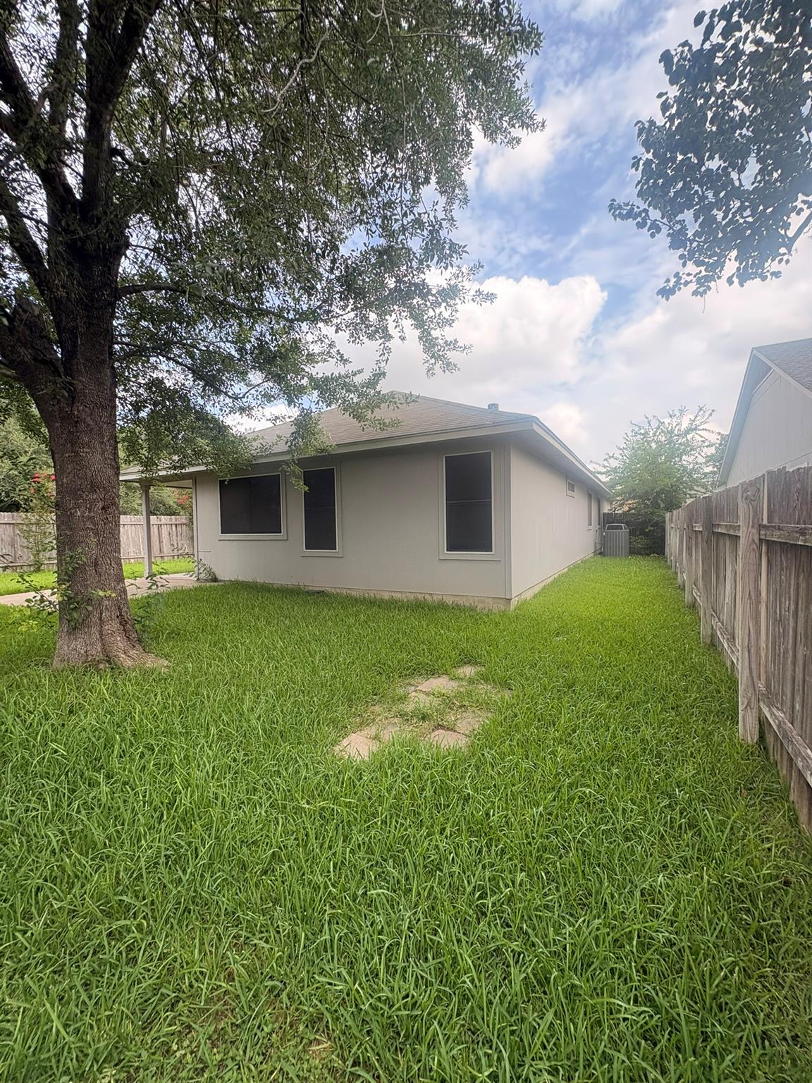 1725 Shire St Property Photo 18