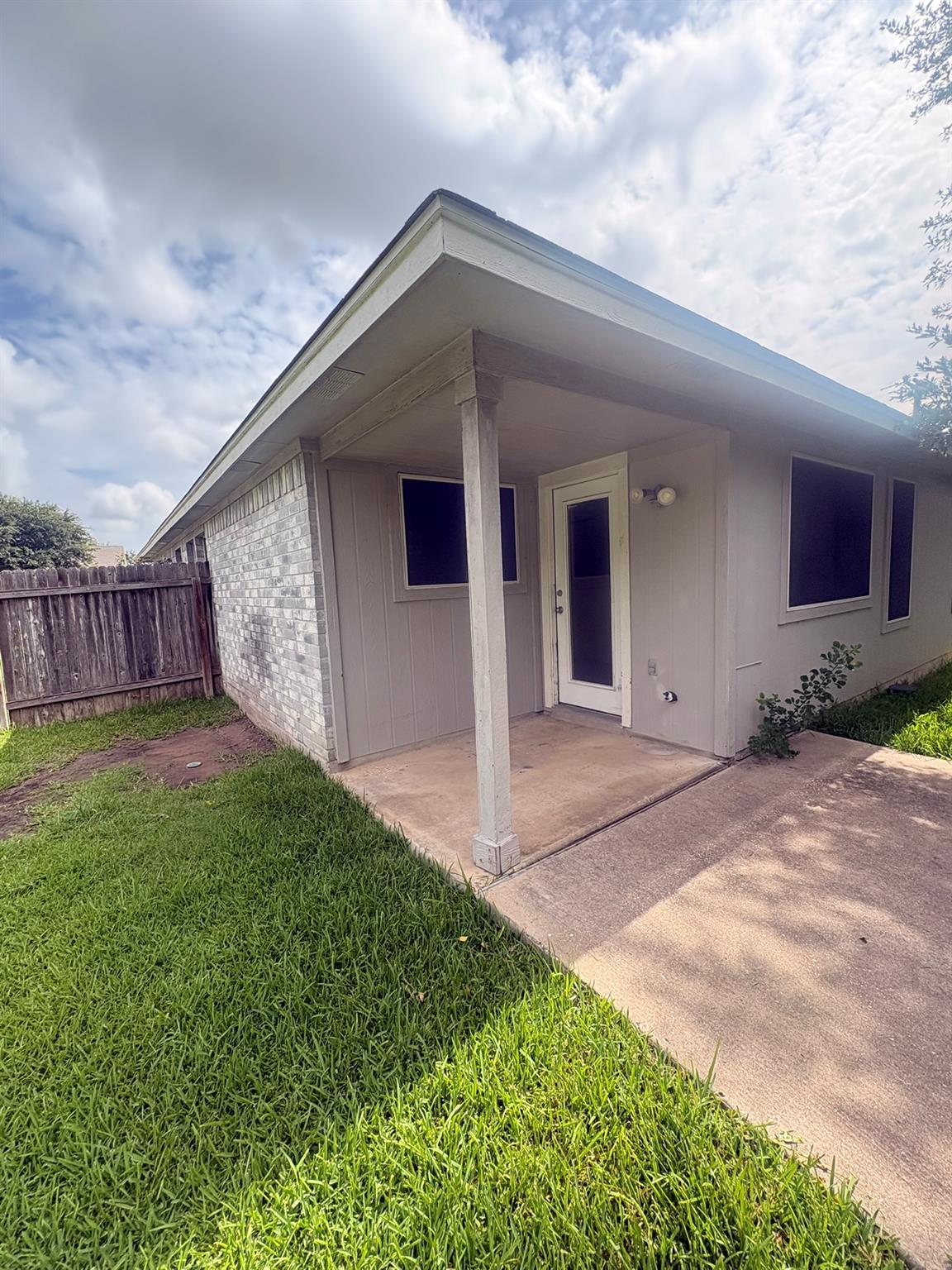 1725 Shire St Property Photo 19