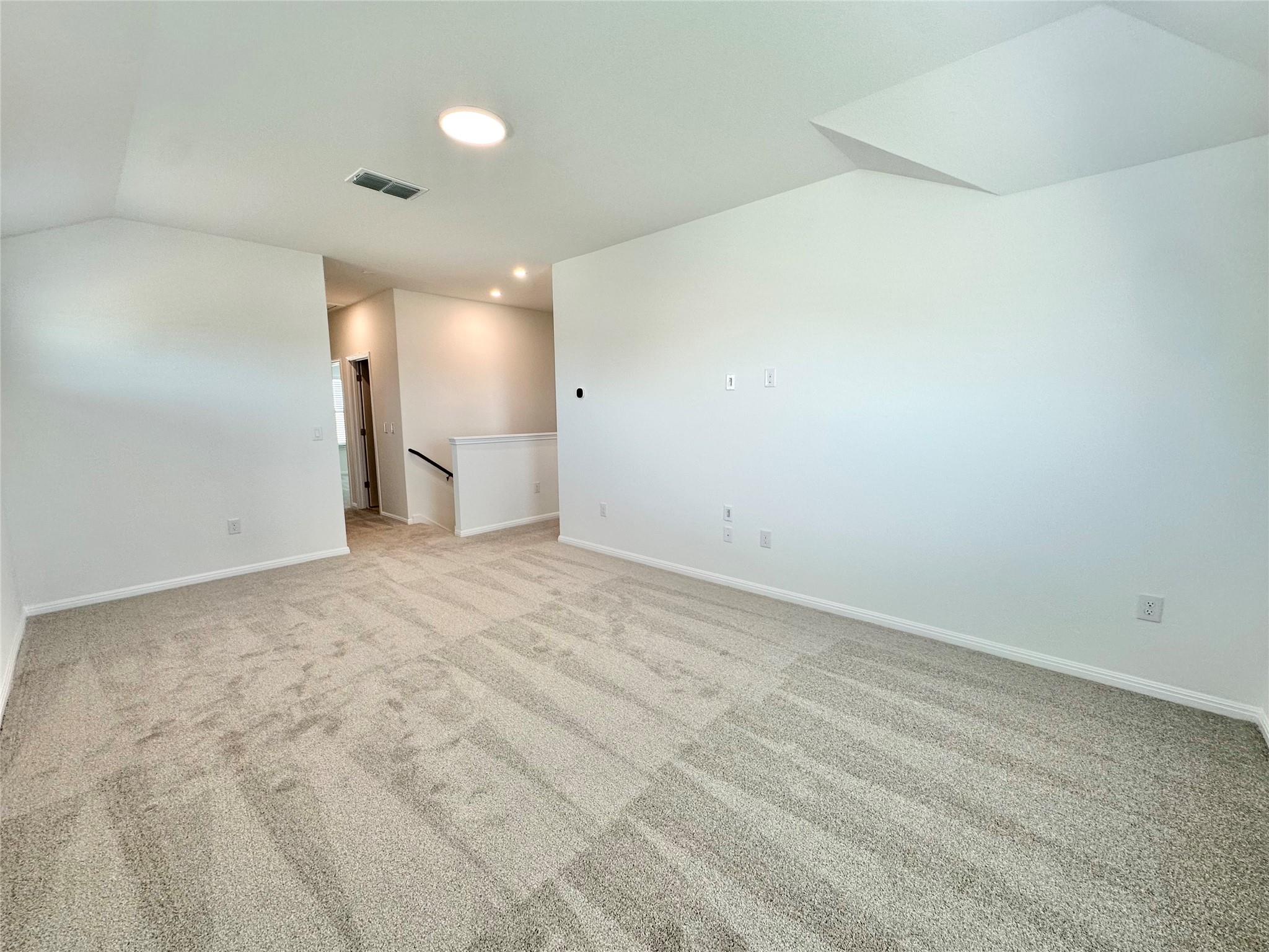 295 Young St Property Photo 8