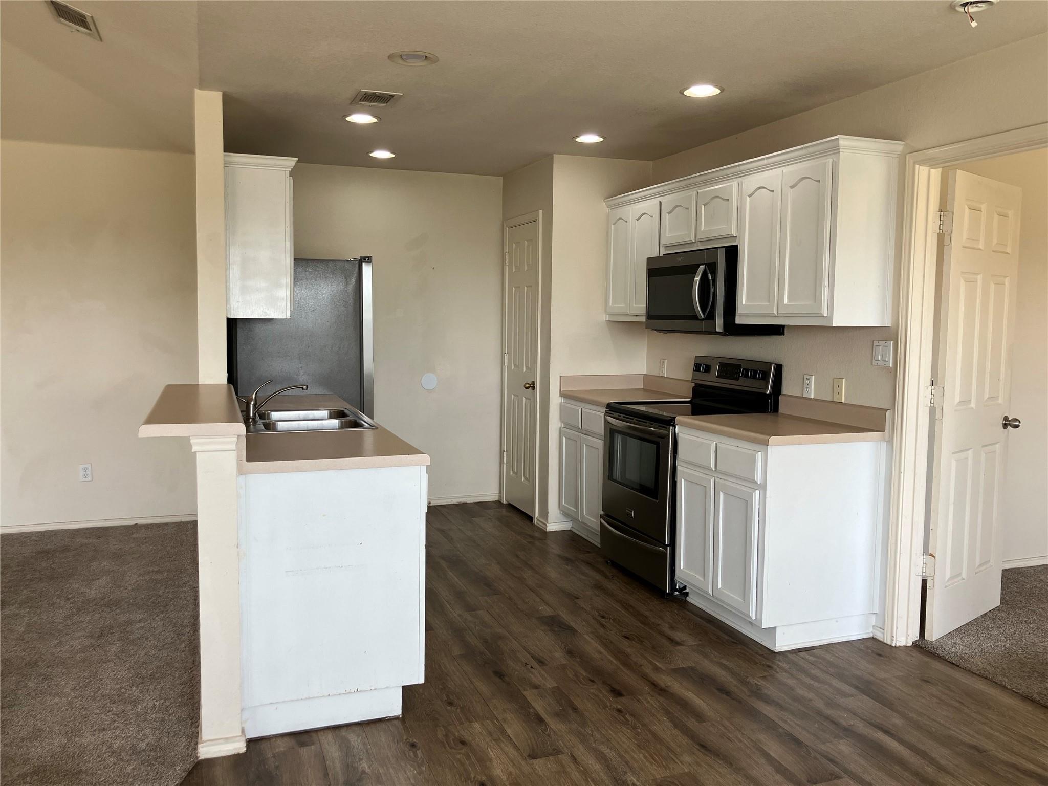 3201 Macarthur Ave #a Property Photo 8