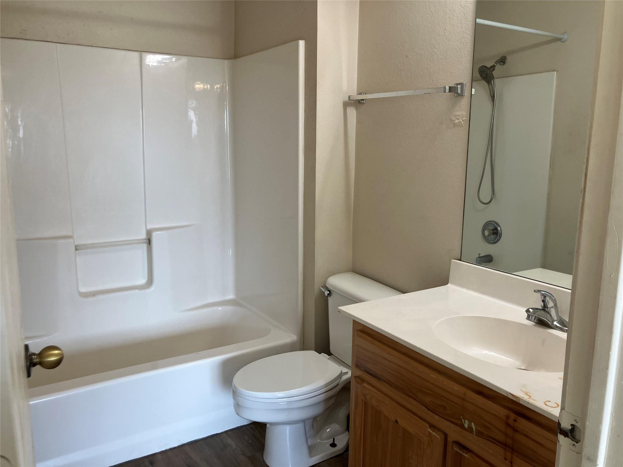 3201 Macarthur Ave #a Property Photo 11