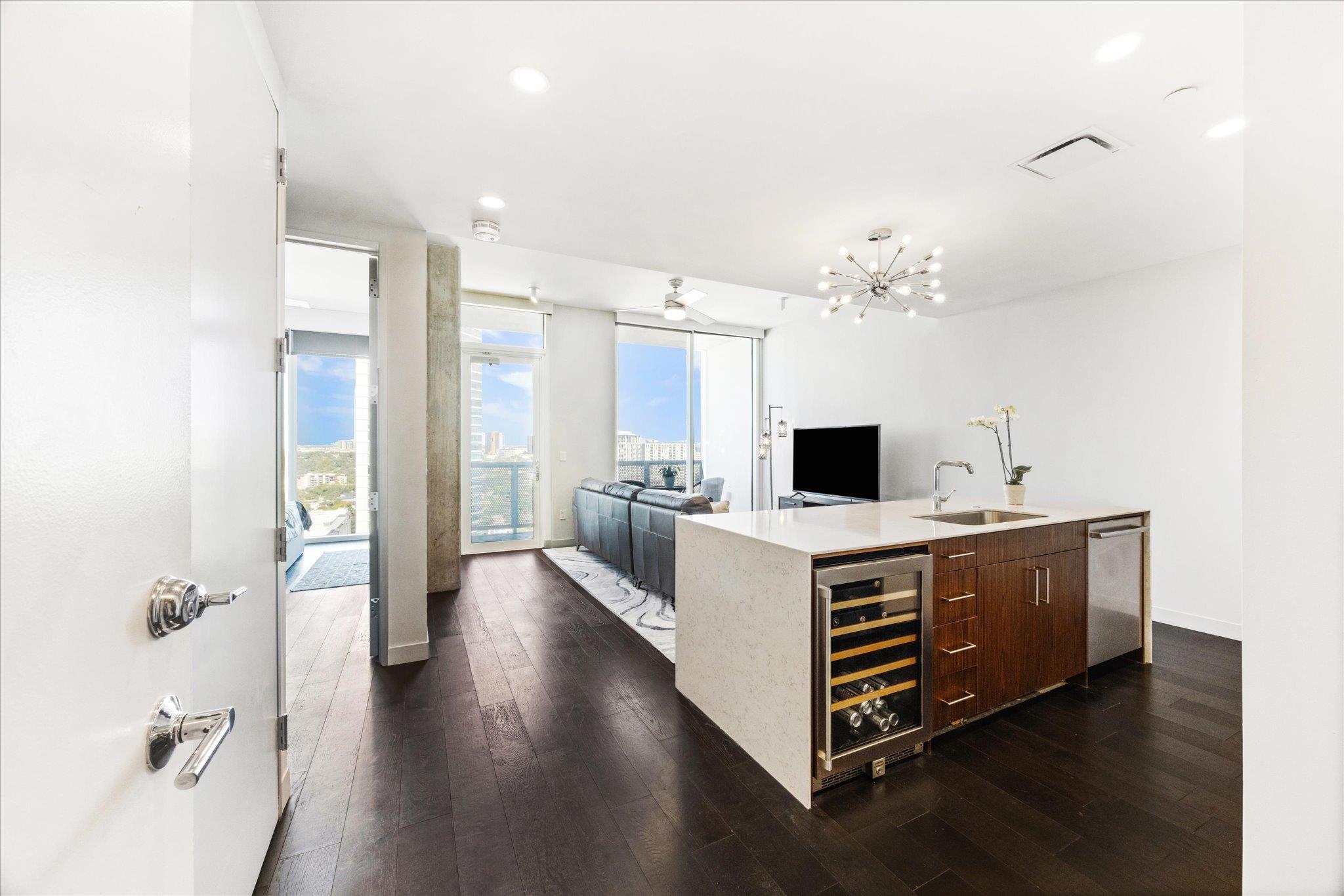 301 West Ave #2202 Property Photo 1