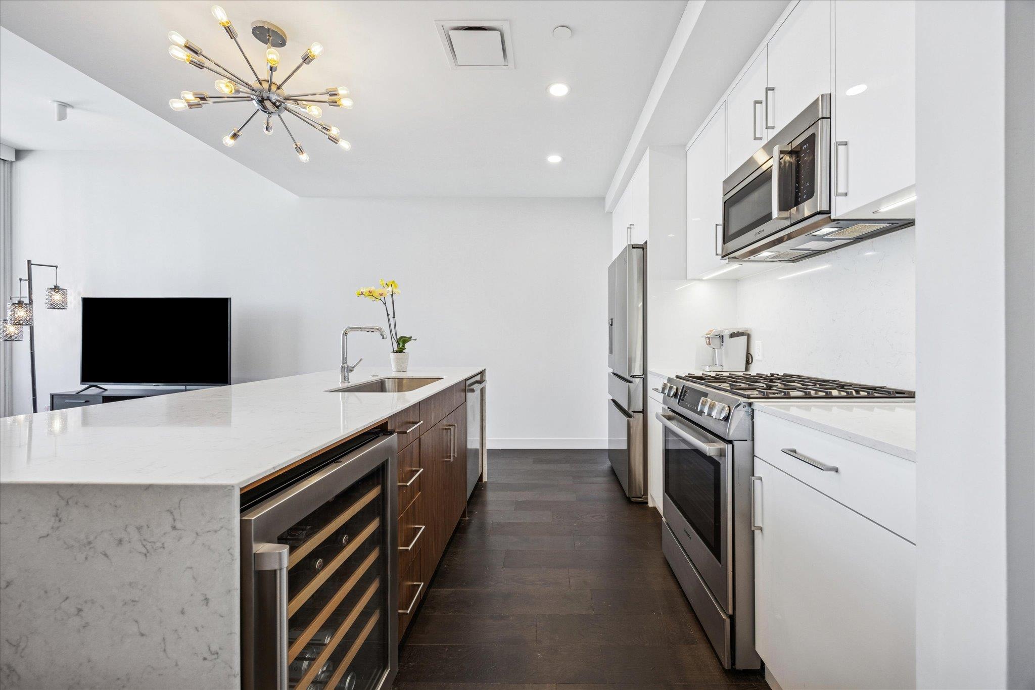 301 West Ave #2202 Property Photo 3