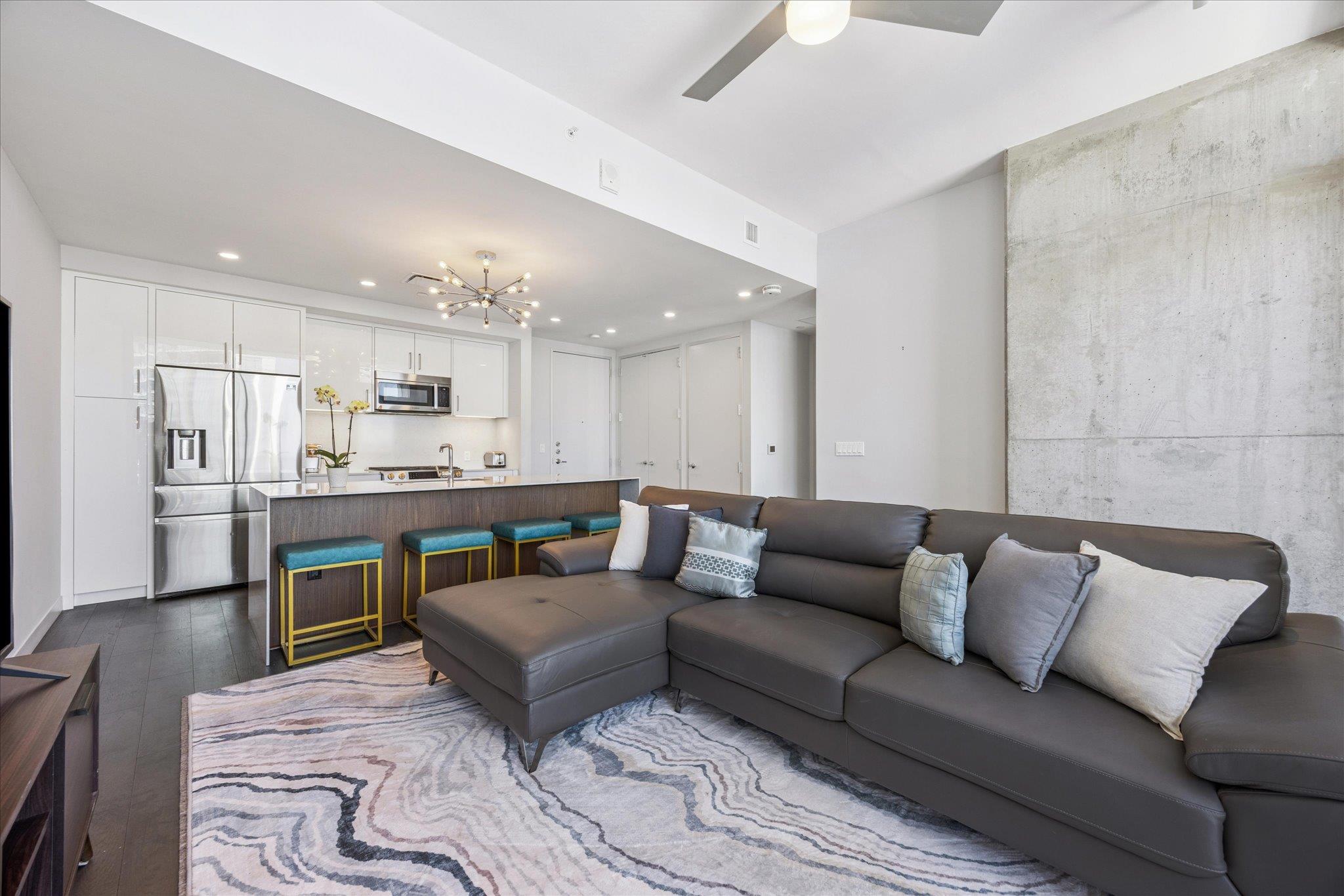 301 West Ave #2202 Property Photo 6