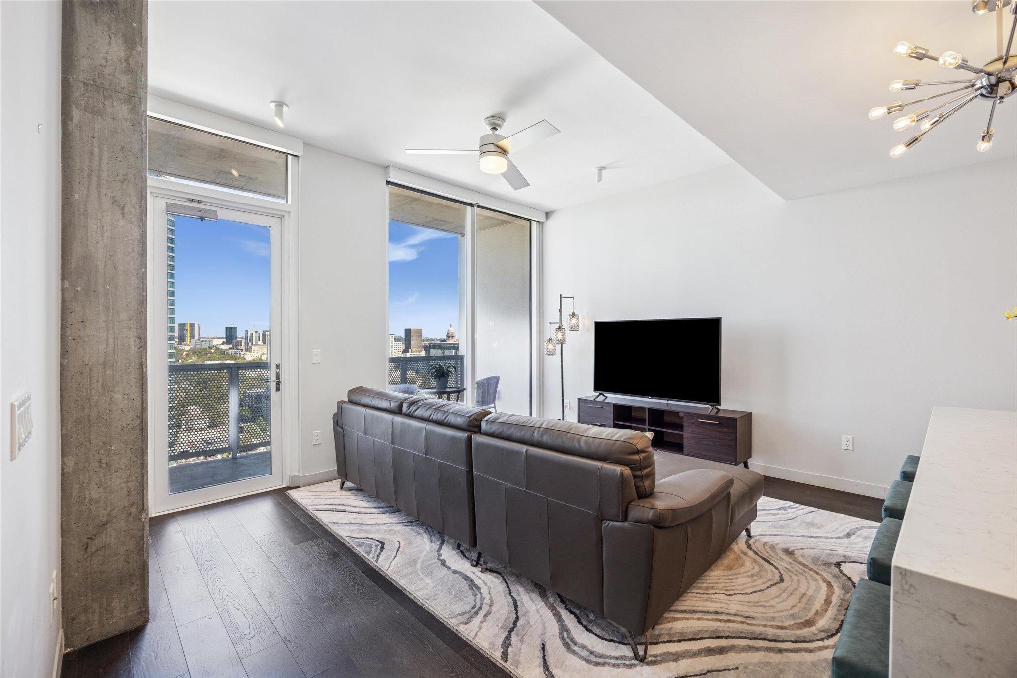 301 West Ave #2202 Property Photo 8