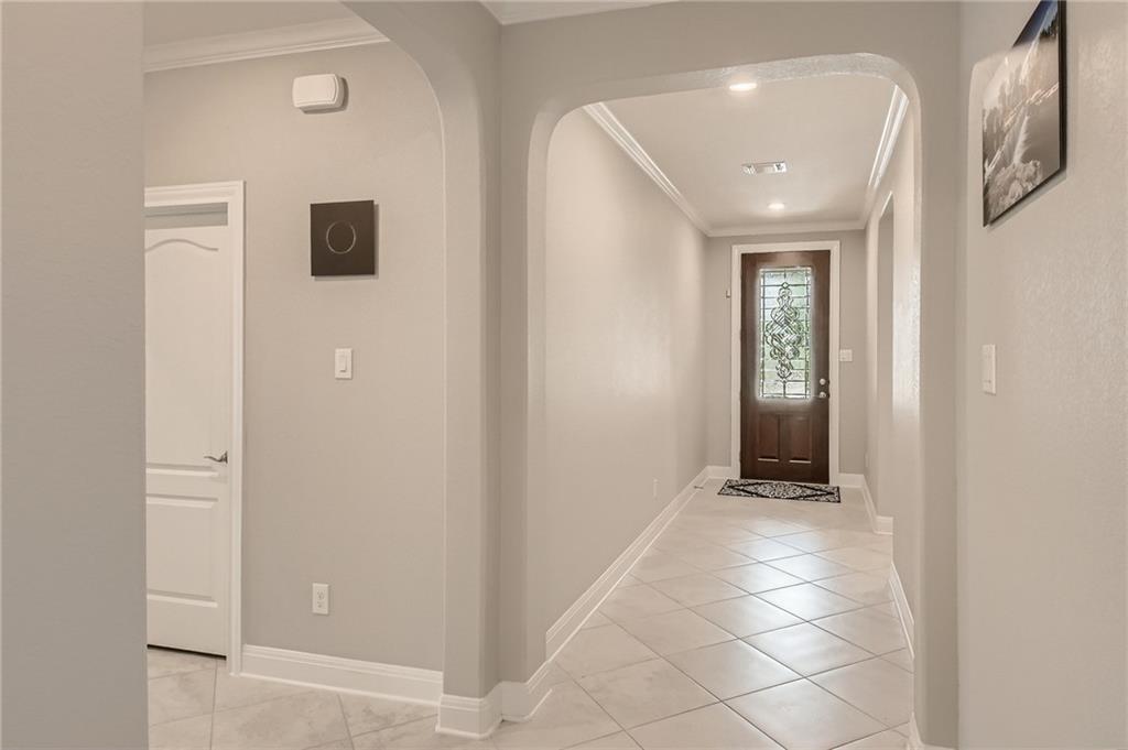 303 White River Dr Property Photo 4