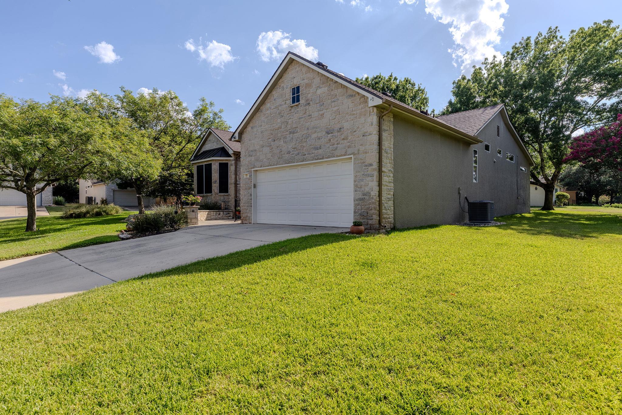 101 Morning Glory Cir Property Photo 3