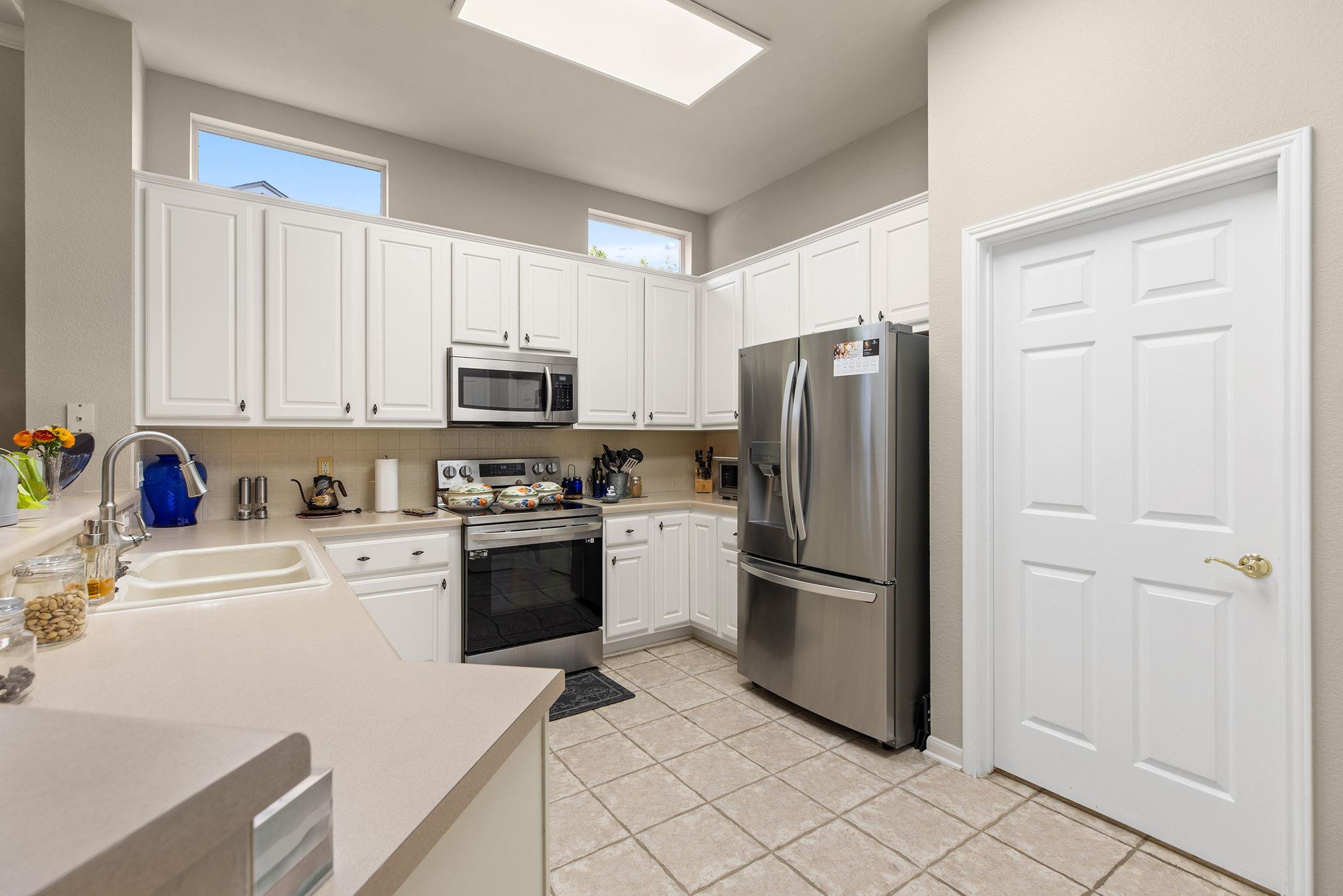 101 Morning Glory Cir Property Photo 13