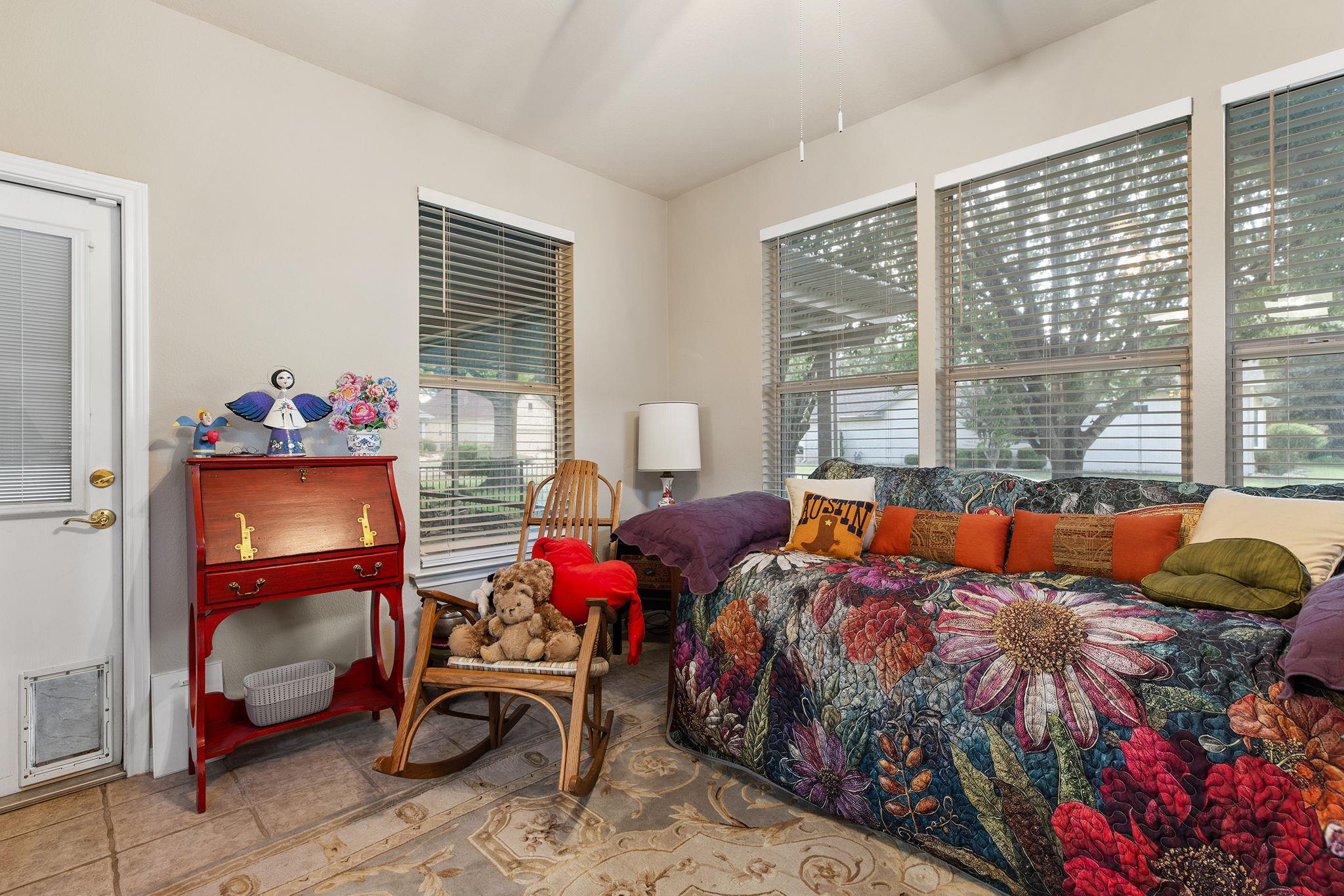 101 Morning Glory Cir Property Photo 16
